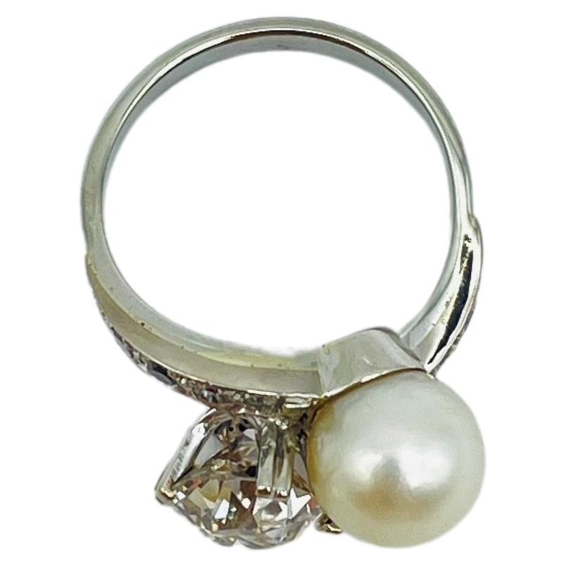 Majestic vintage Diamond ring with pearl in 18k whitegold  For Sale 2