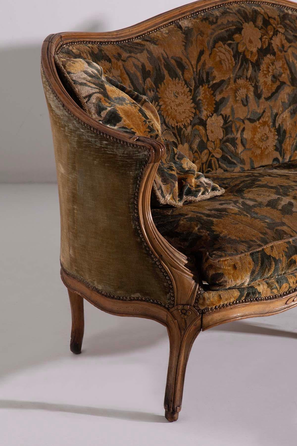 Majestätisches Sofa aus dem frühen 20. Jahrhundert mit floralem Stoff (Italienisch) im Angebot
