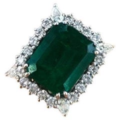 Majestic Emerald Cut 18K White Gold Green Gemstone Ring