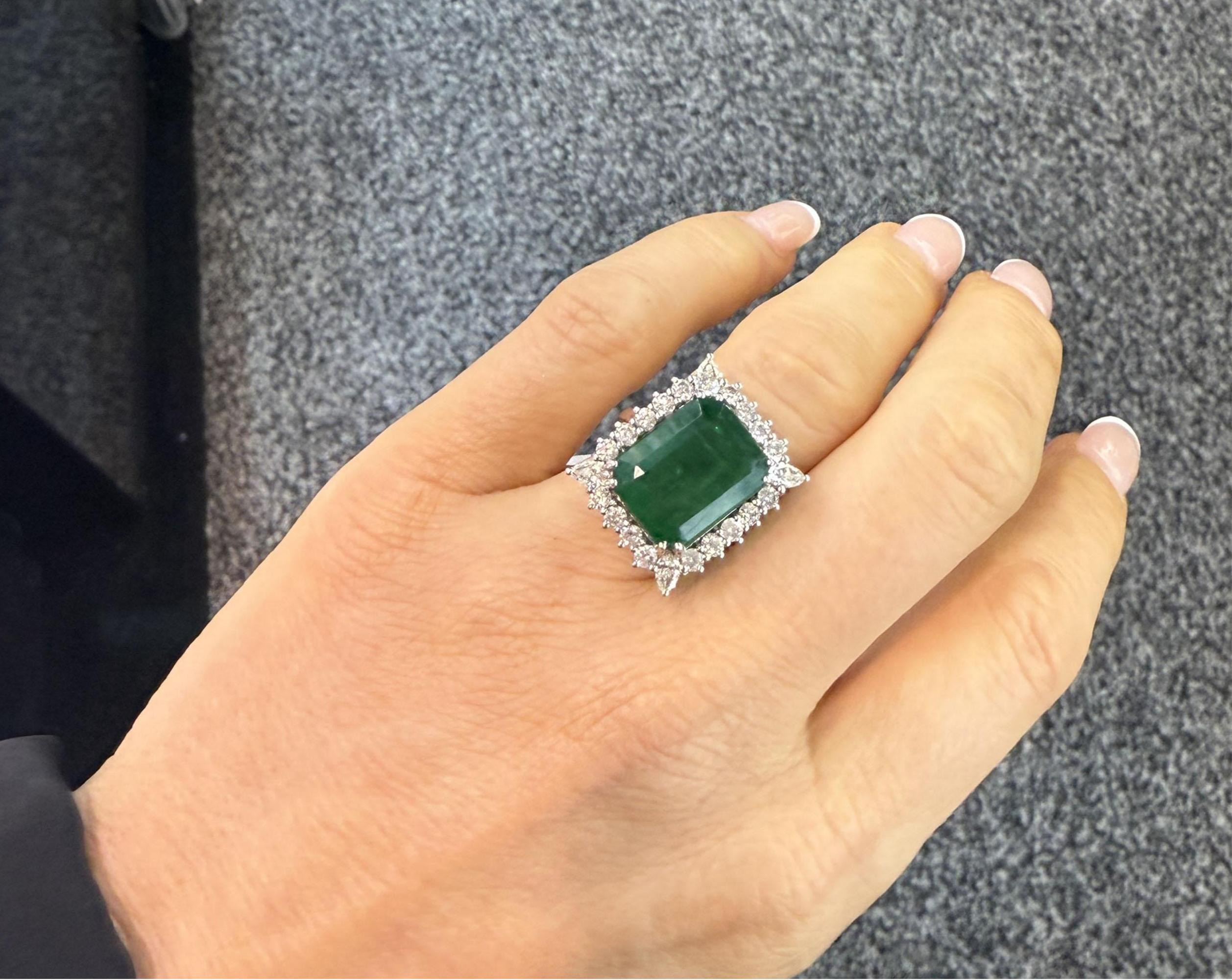 Majestic Emerald Cut 18K White Gold Green Gemstone Ring