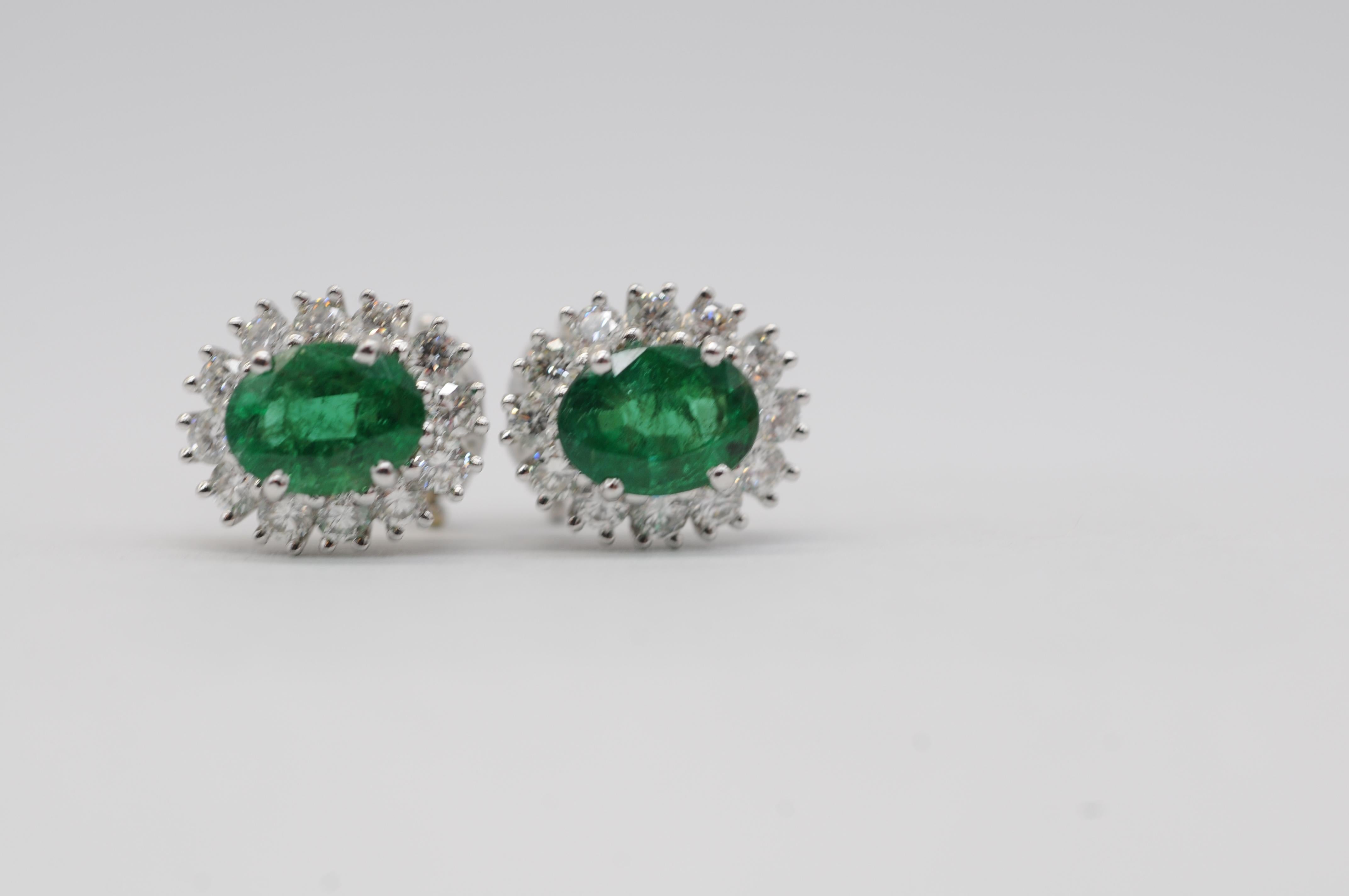 Majestic Emerald diamond earring (clip) in 18k white gold For Sale 5