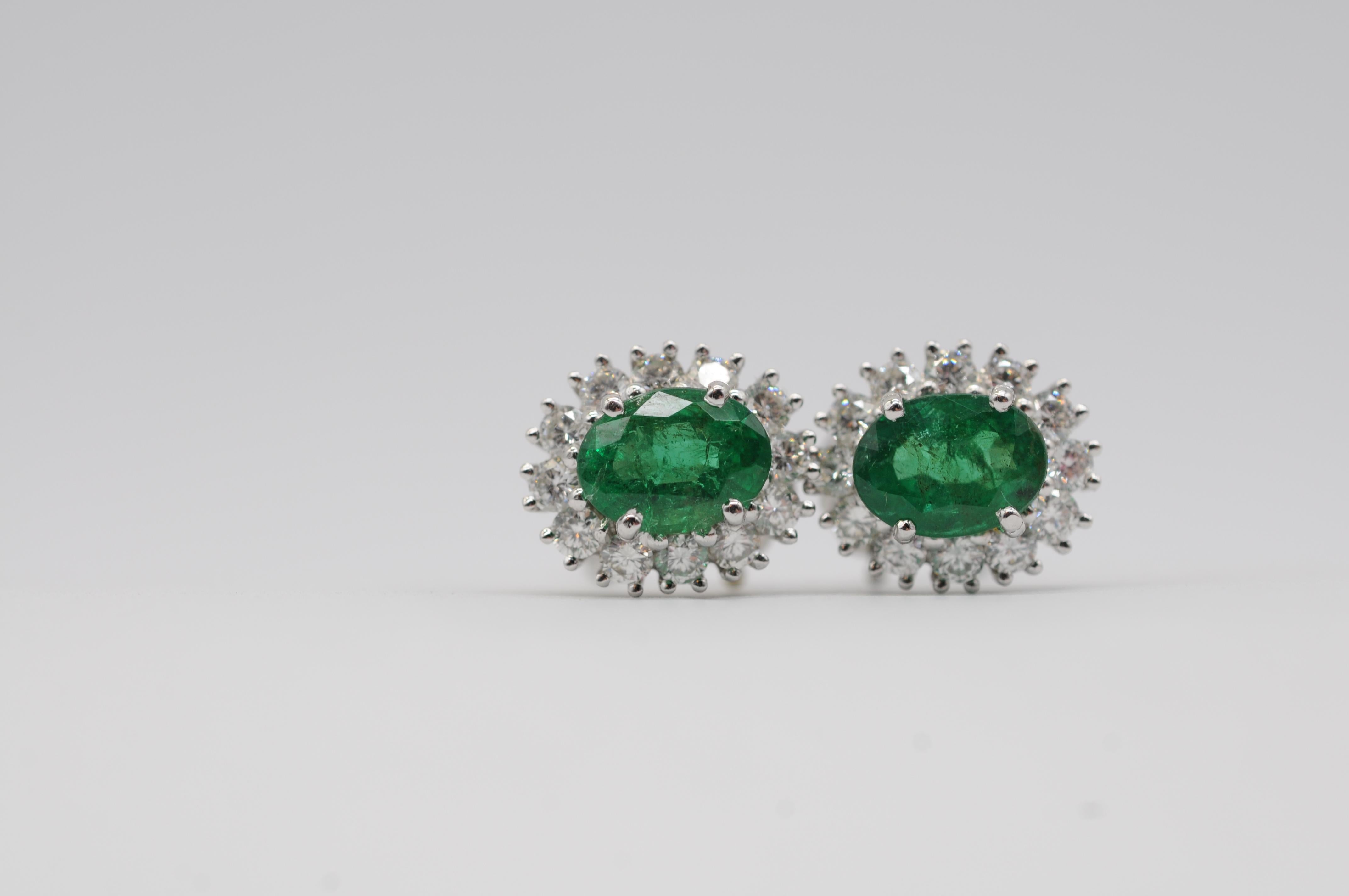 Majestic Emerald diamond earring (clip) in 18k white gold For Sale 3