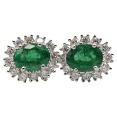 Majestic Emerald diamond earring (clip) in 18k white gold