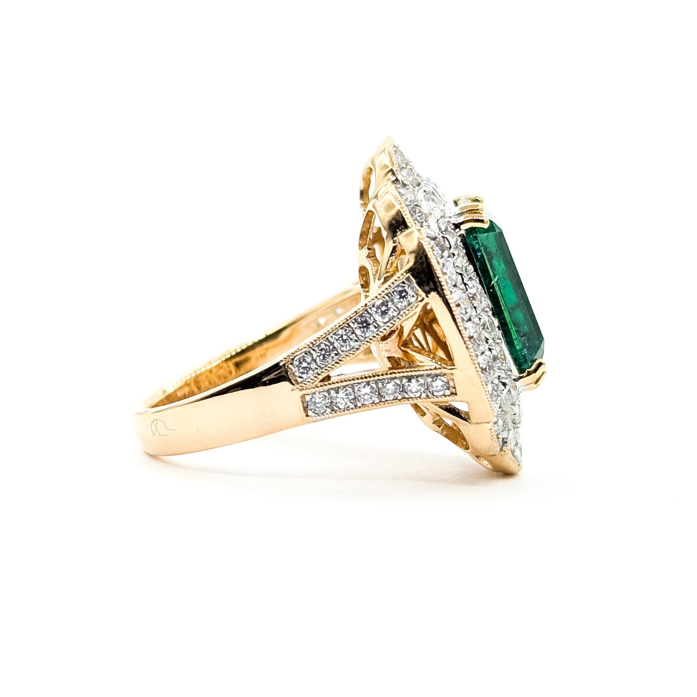 Majestic Smaragd & Diamant Milgrain Halo Ring in Platin im Angebot 3