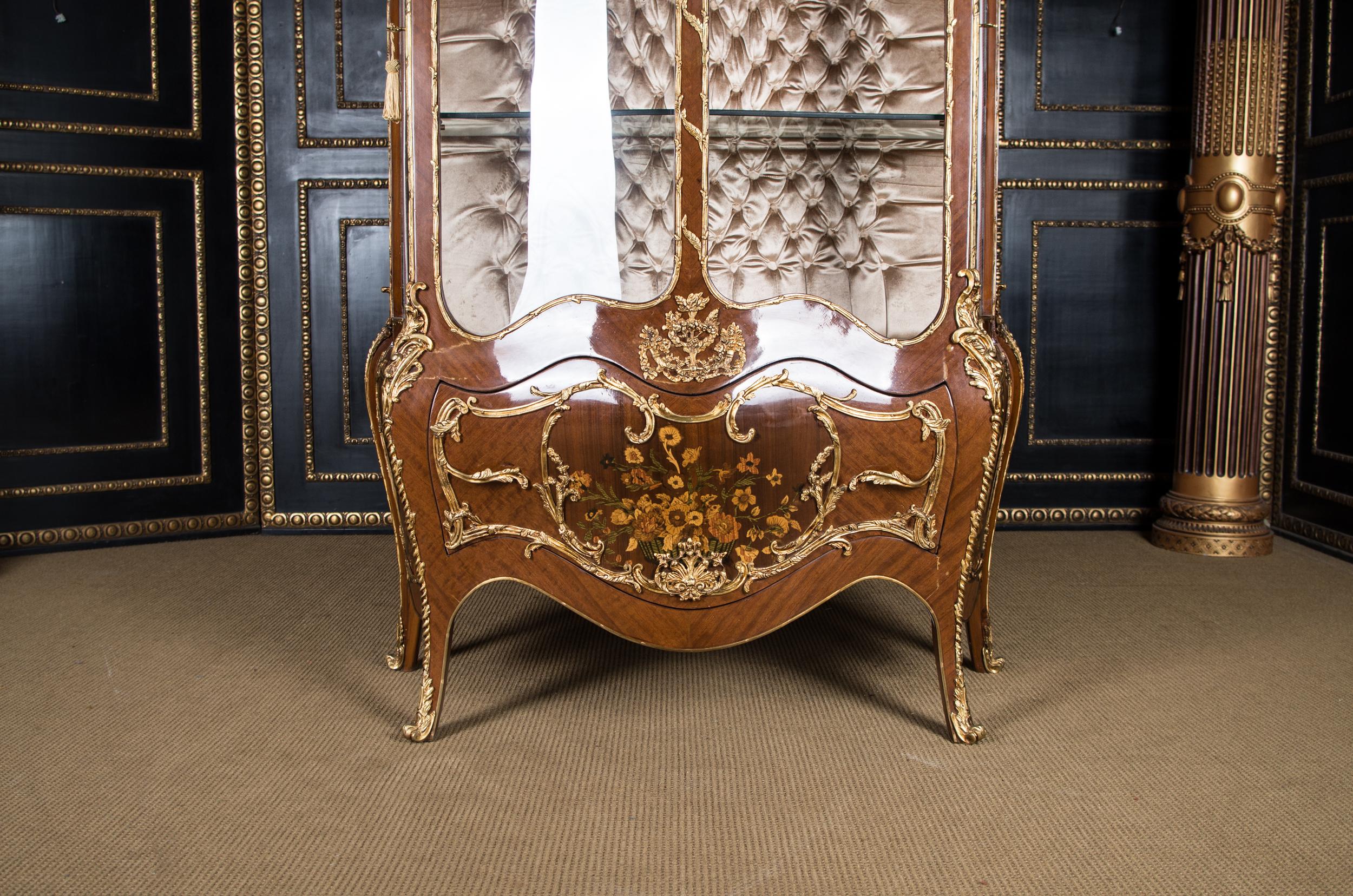 Majestic French Display Case in the Style of the 18th Century, Louis Quinze (Louis XV.)