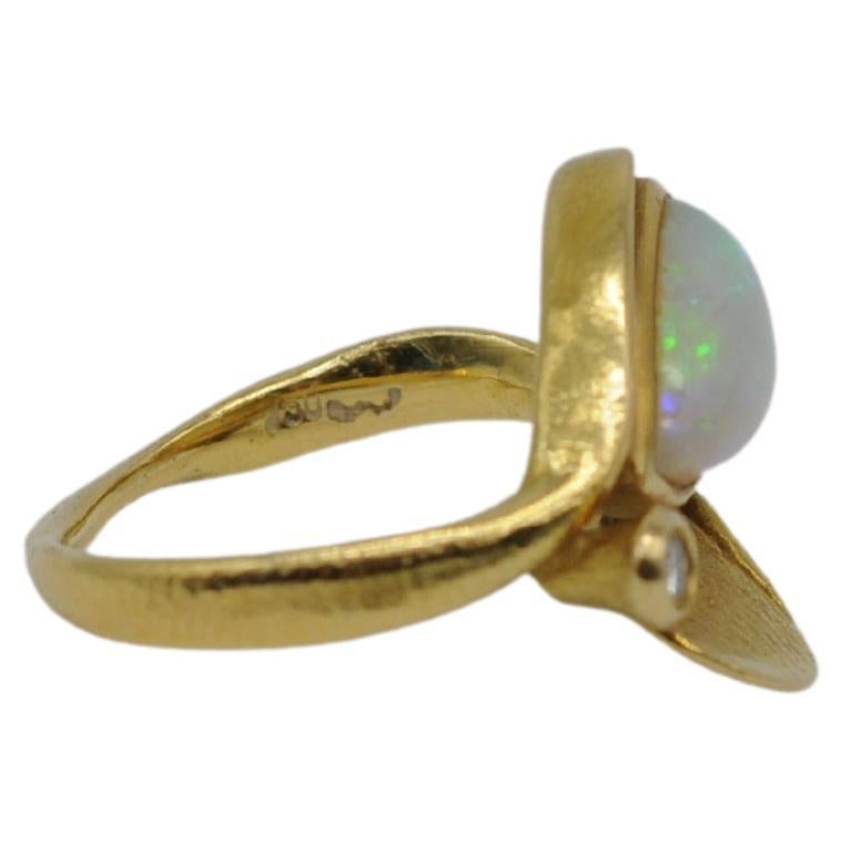 majestic German master goldsmith 18k gold ring with diamond  In Good Condition For Sale In Berlin, BE