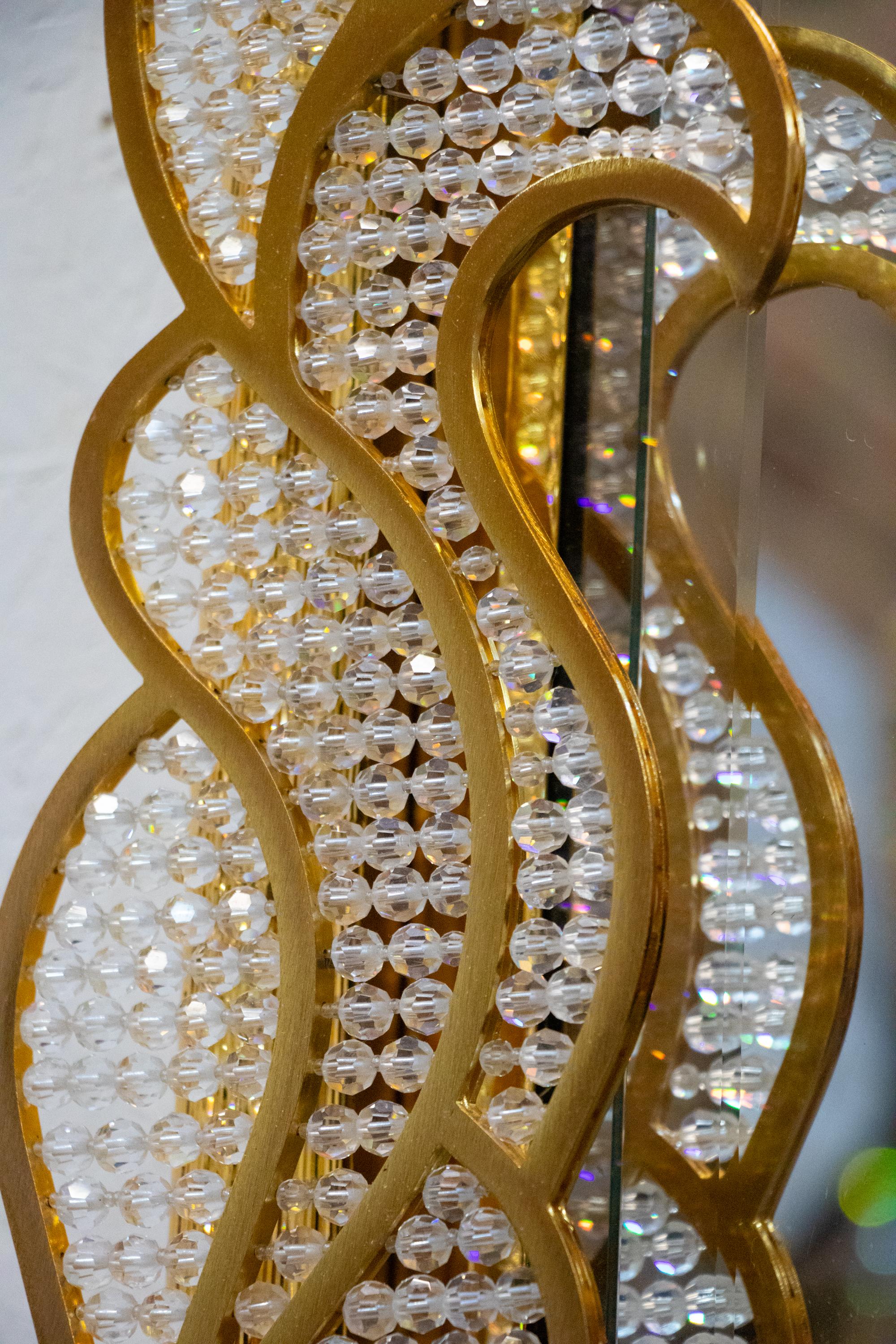 Majestueux miroir rétroéclairé de 38 pouces avec cristaux Swarovski par Kurt Faustig, Munich en vente 2