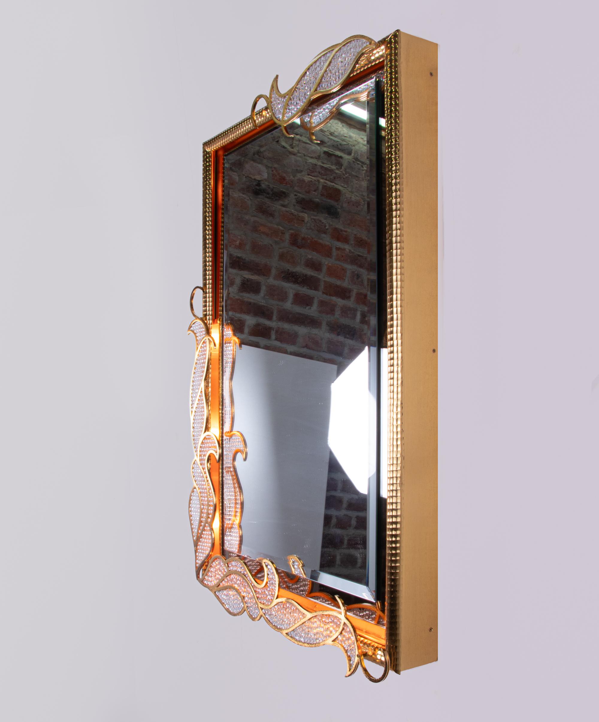 Majestueux miroir rétroéclairé de 38 pouces avec cristaux Swarovski par Kurt Faustig, Munich en vente 4