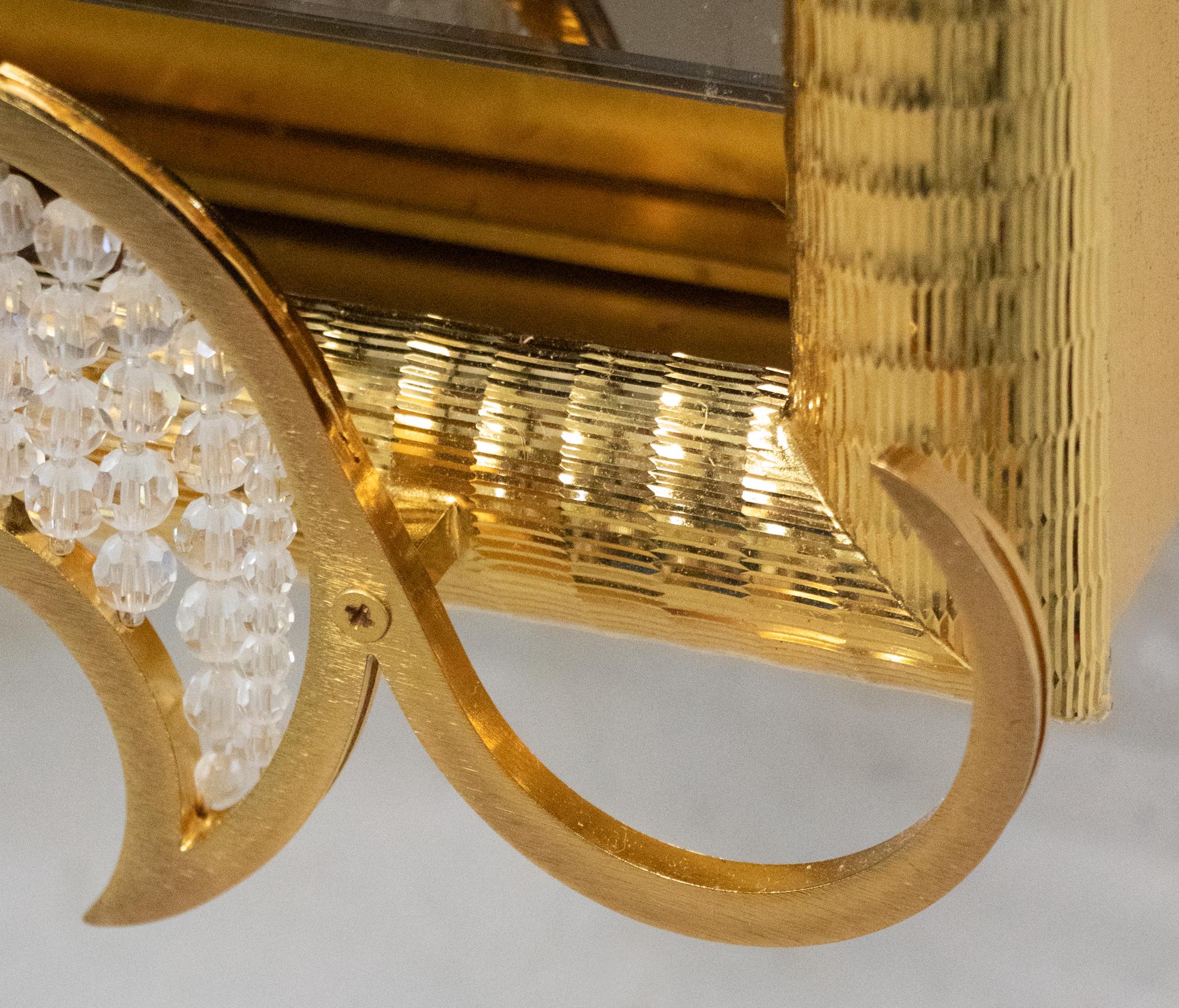 Laiton Majestueux miroir rétroéclairé de 38 pouces avec cristaux Swarovski par Kurt Faustig, Munich en vente