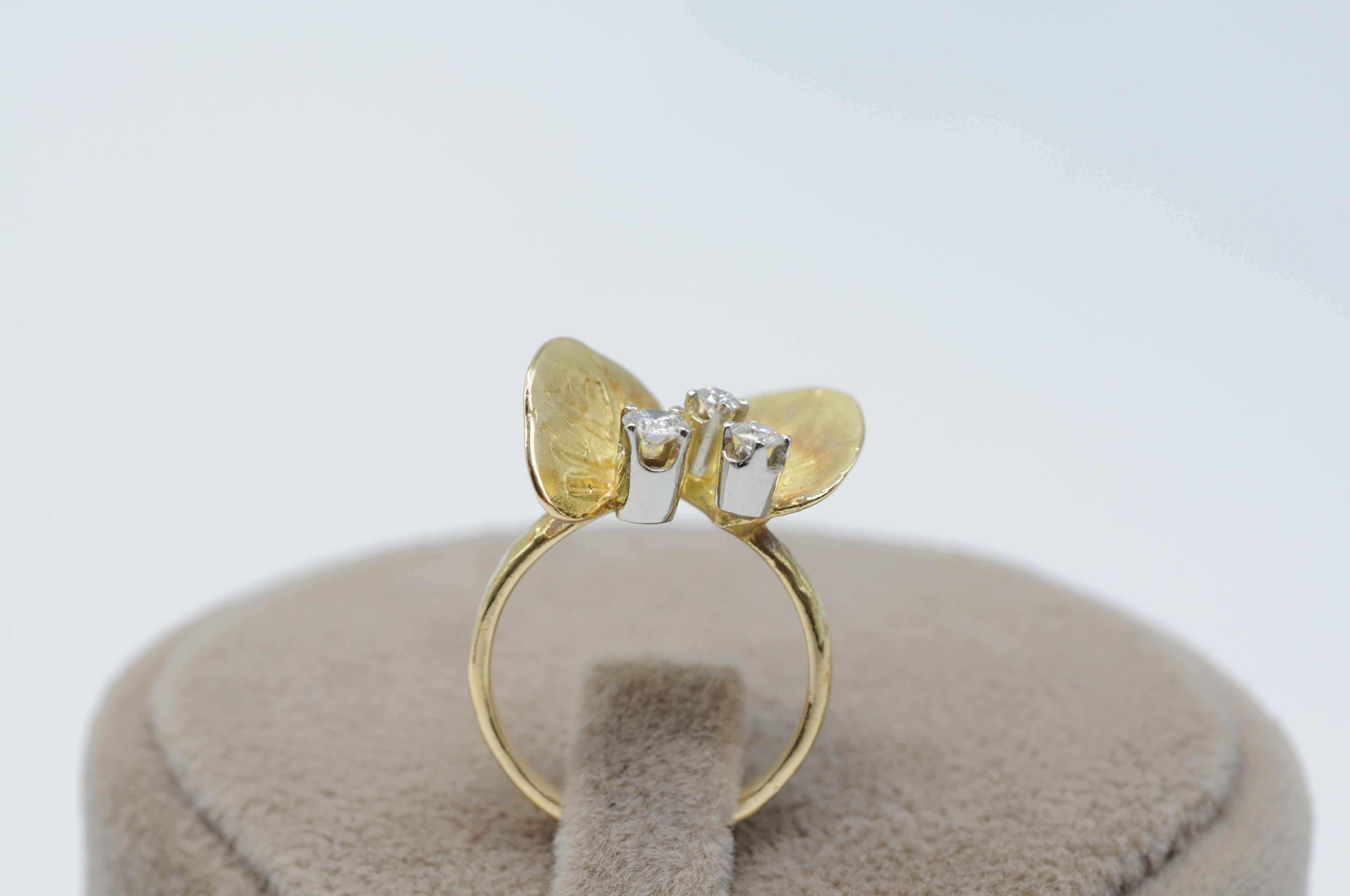 Brilliant Cut Majestic gold ring with diamonds by master goldsmith Wurzbacher For Sale