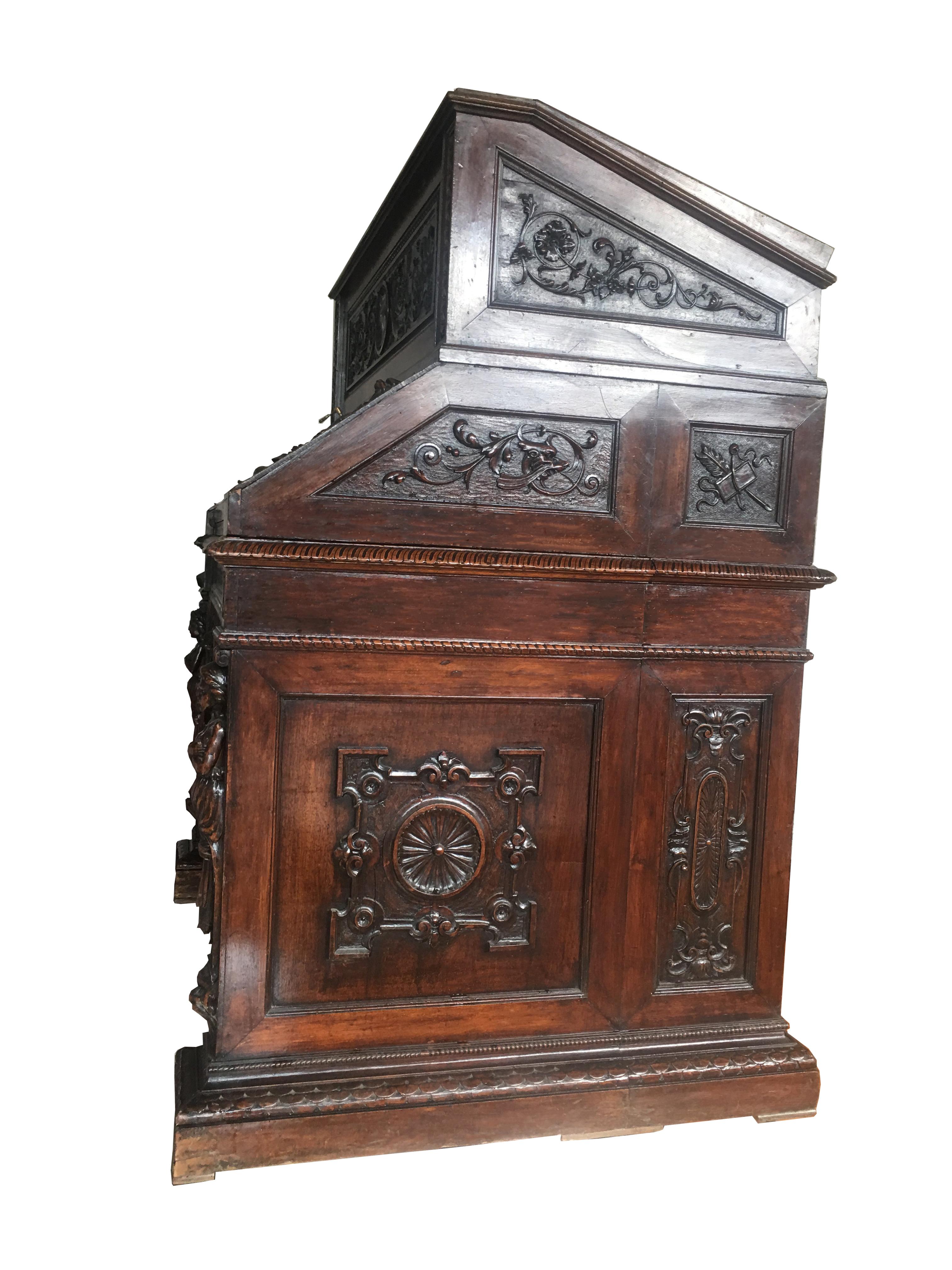 Majestätischer italienischer Schreibtisch:: um 1820 (Italienisch) im Angebot