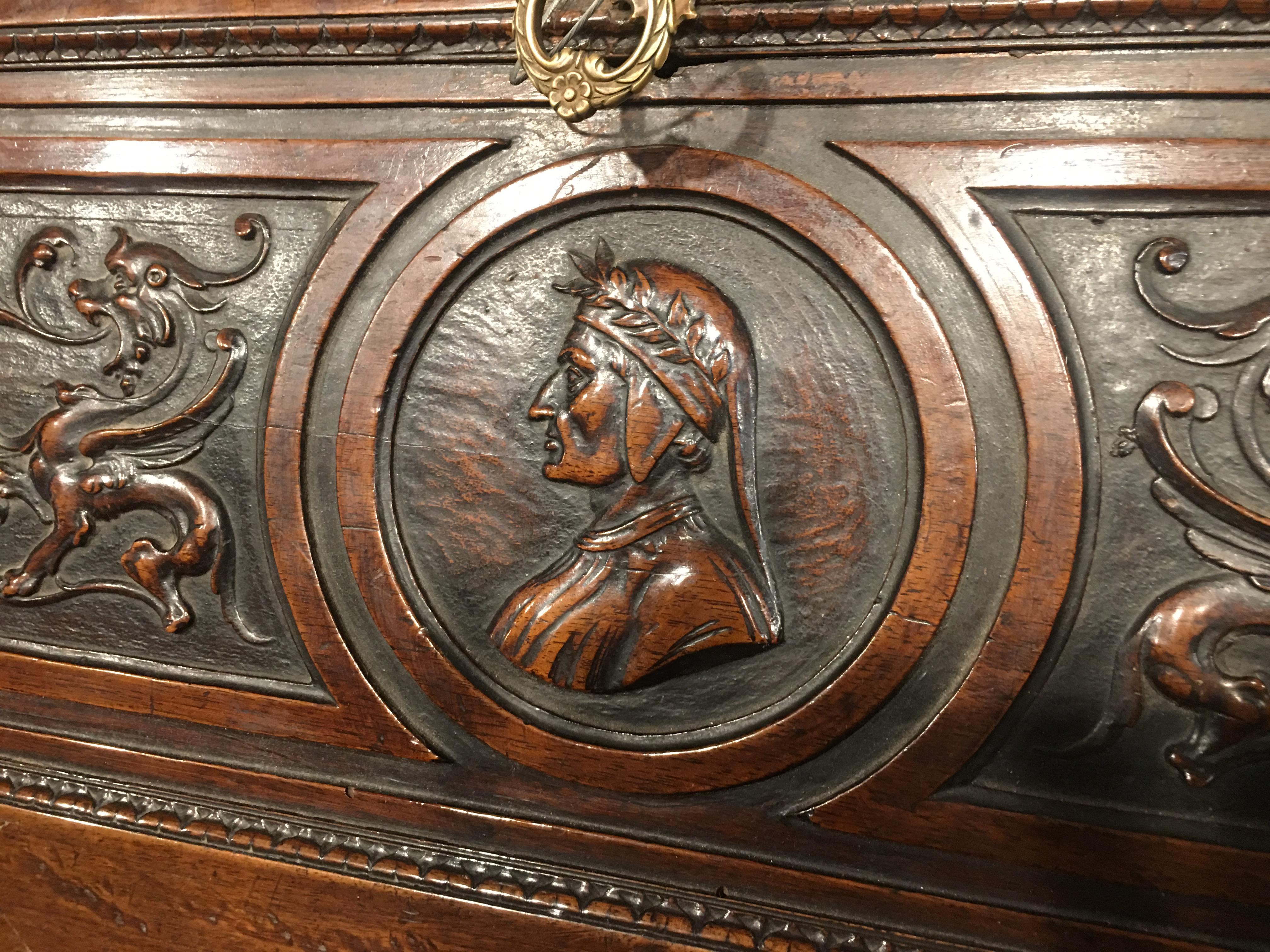 Majestätischer italienischer Schreibtisch:: um 1820 im Zustand „Gut“ im Angebot in Budapest, HU