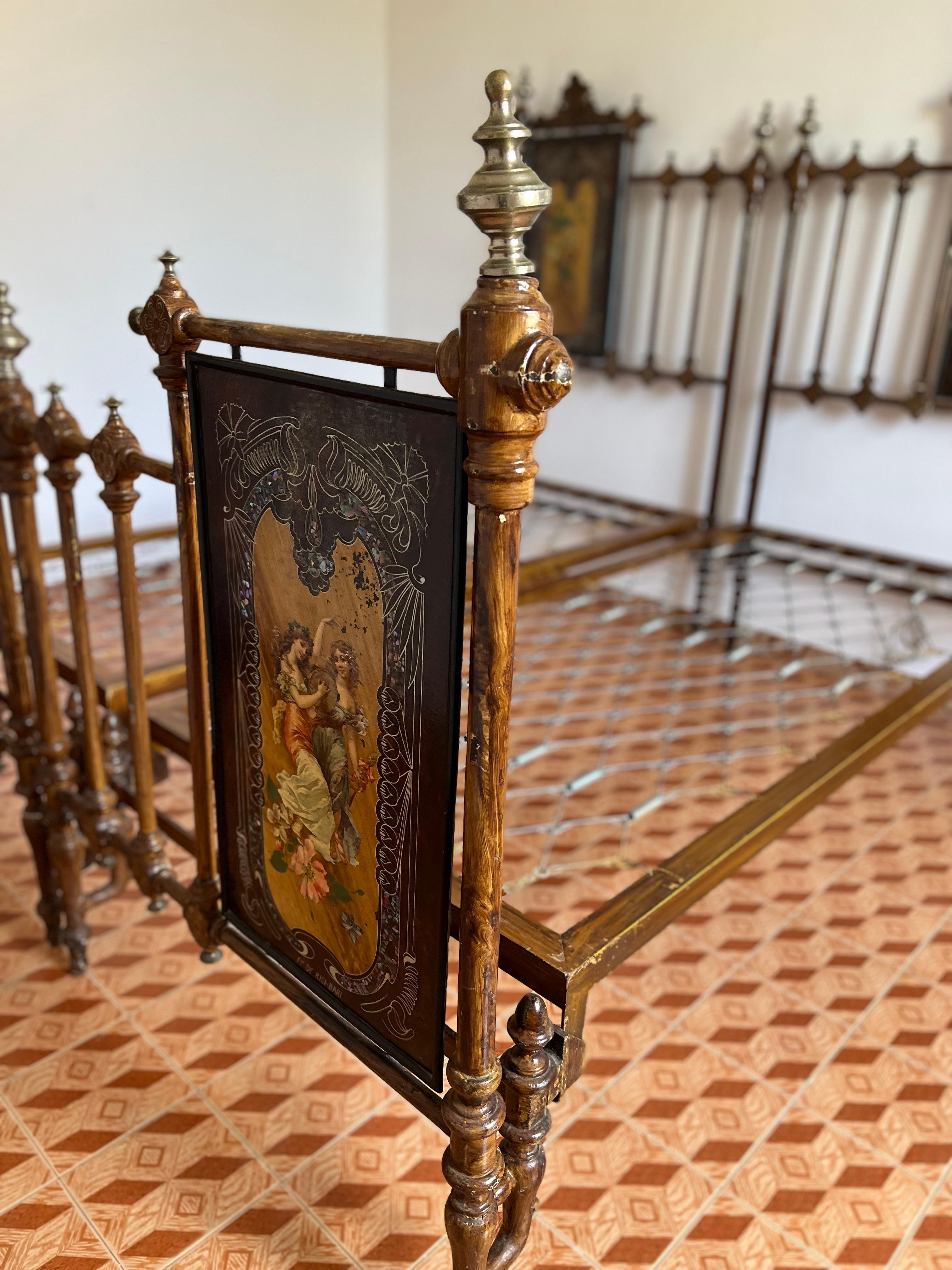 Majestic Italian Liberty Bed Similar to the One Owned by Rodolfo Valentino, 1895 In Good Condition In Budapest, HU