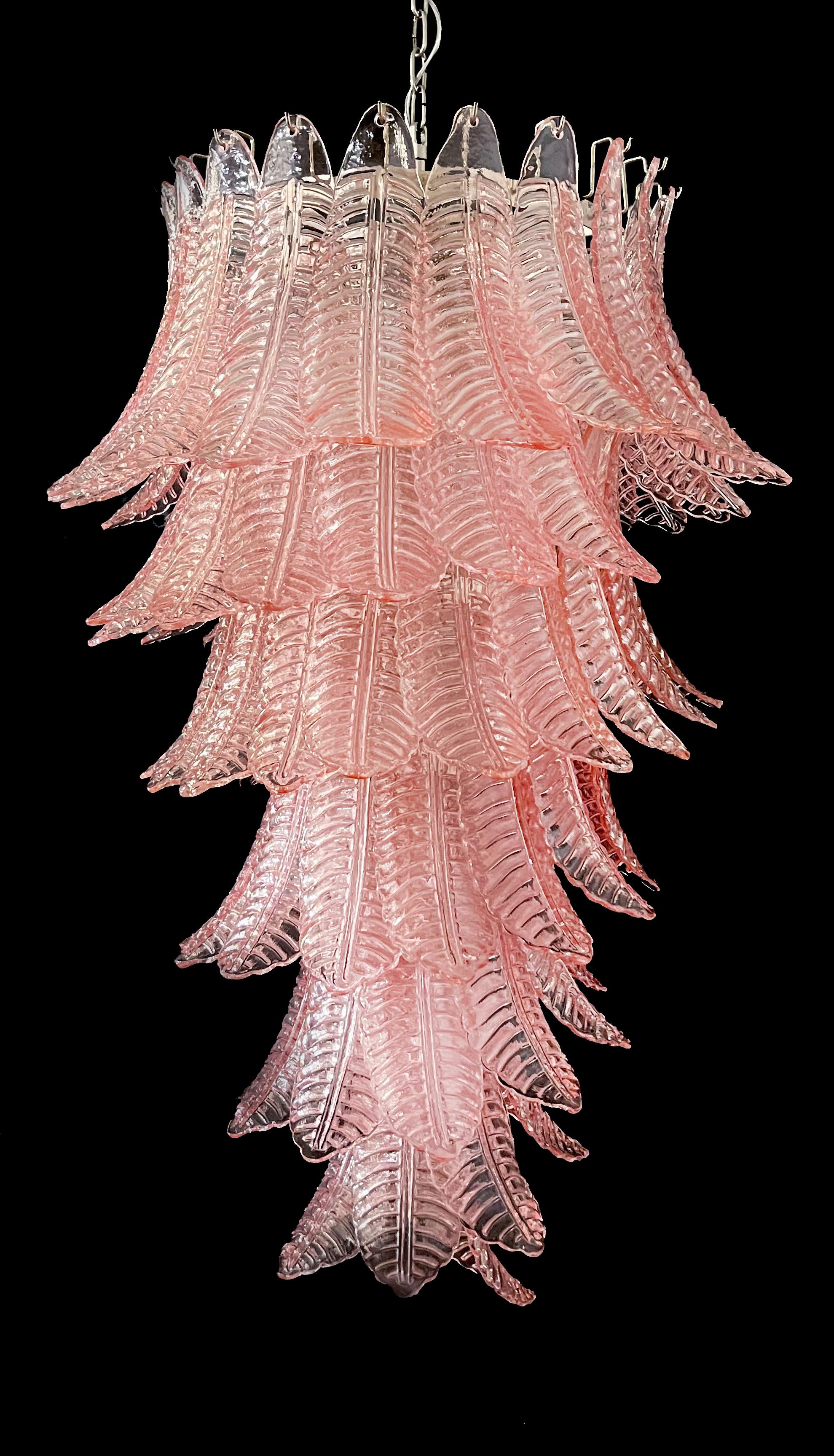 Majestic Italian Murano Felci Glass spiral chandelier - 83 pink glasses For Sale 12