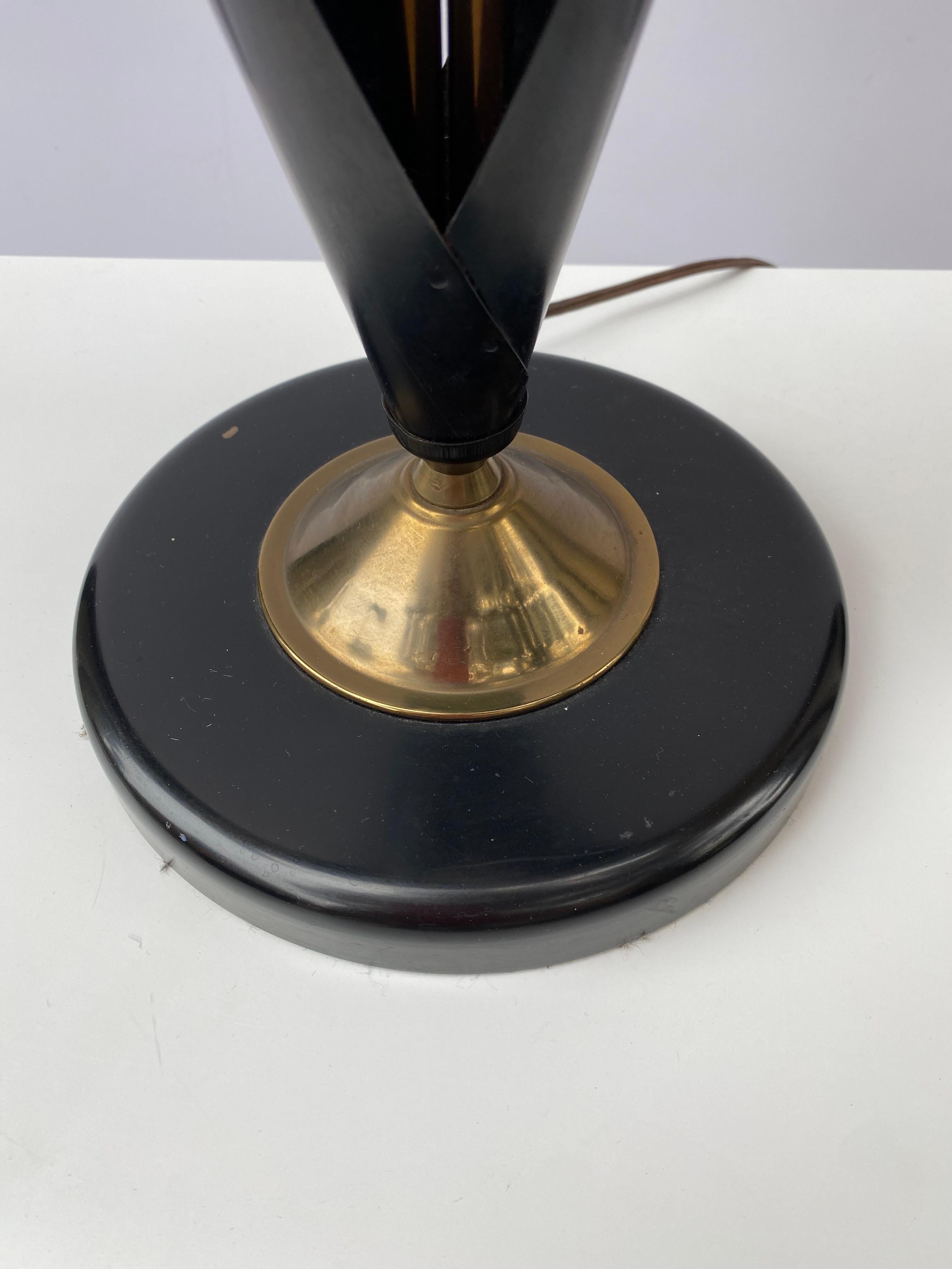 Majestic Lamp Company 50’s Table Lamp with 2 fiberglass shades at 1stDibs