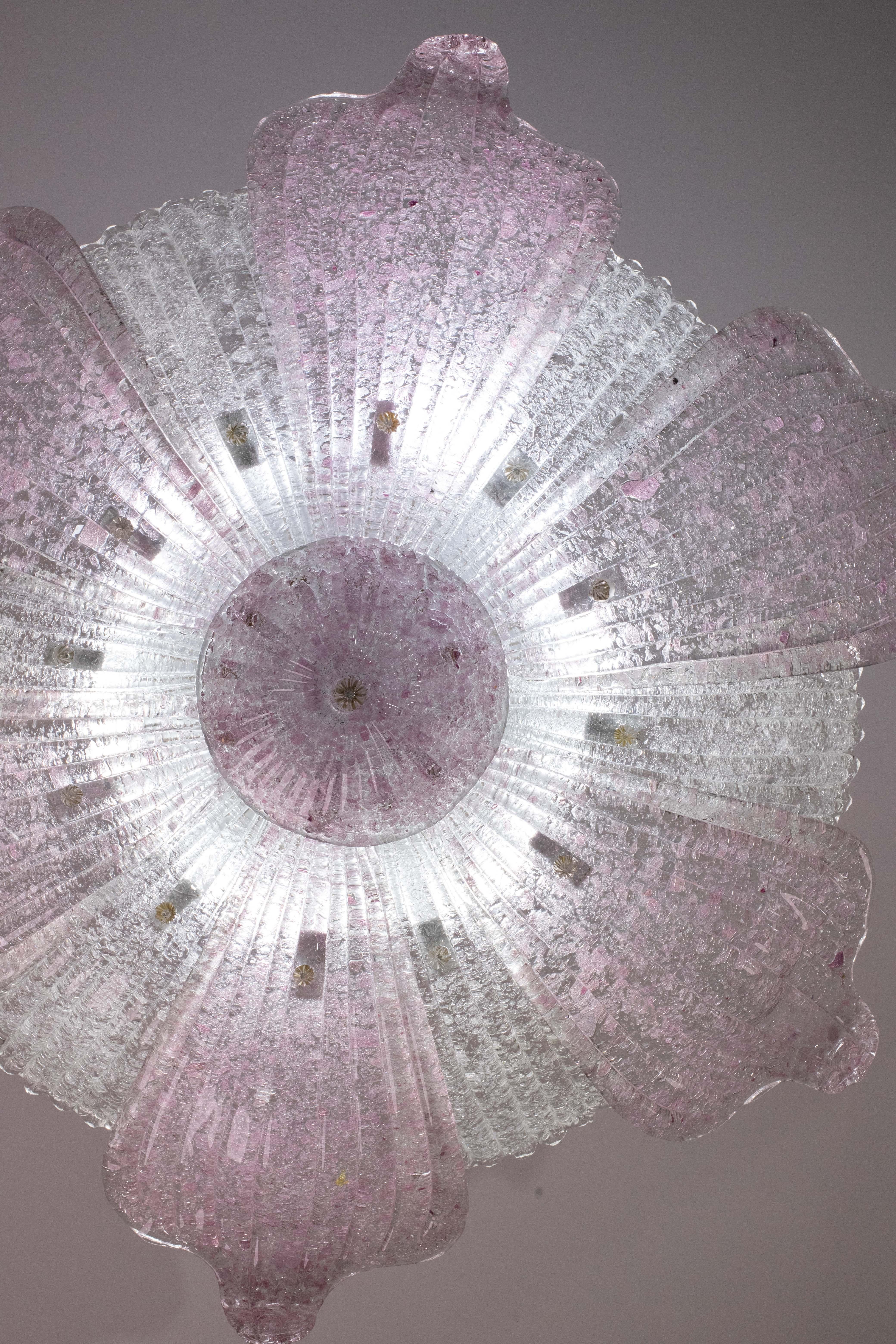 Fine XX secolo Majestic Lampada da soffitto in vetro di Murano di grandi dimensioni Affascinante lampada da soffitto in vetro di Murano rosa in vendita