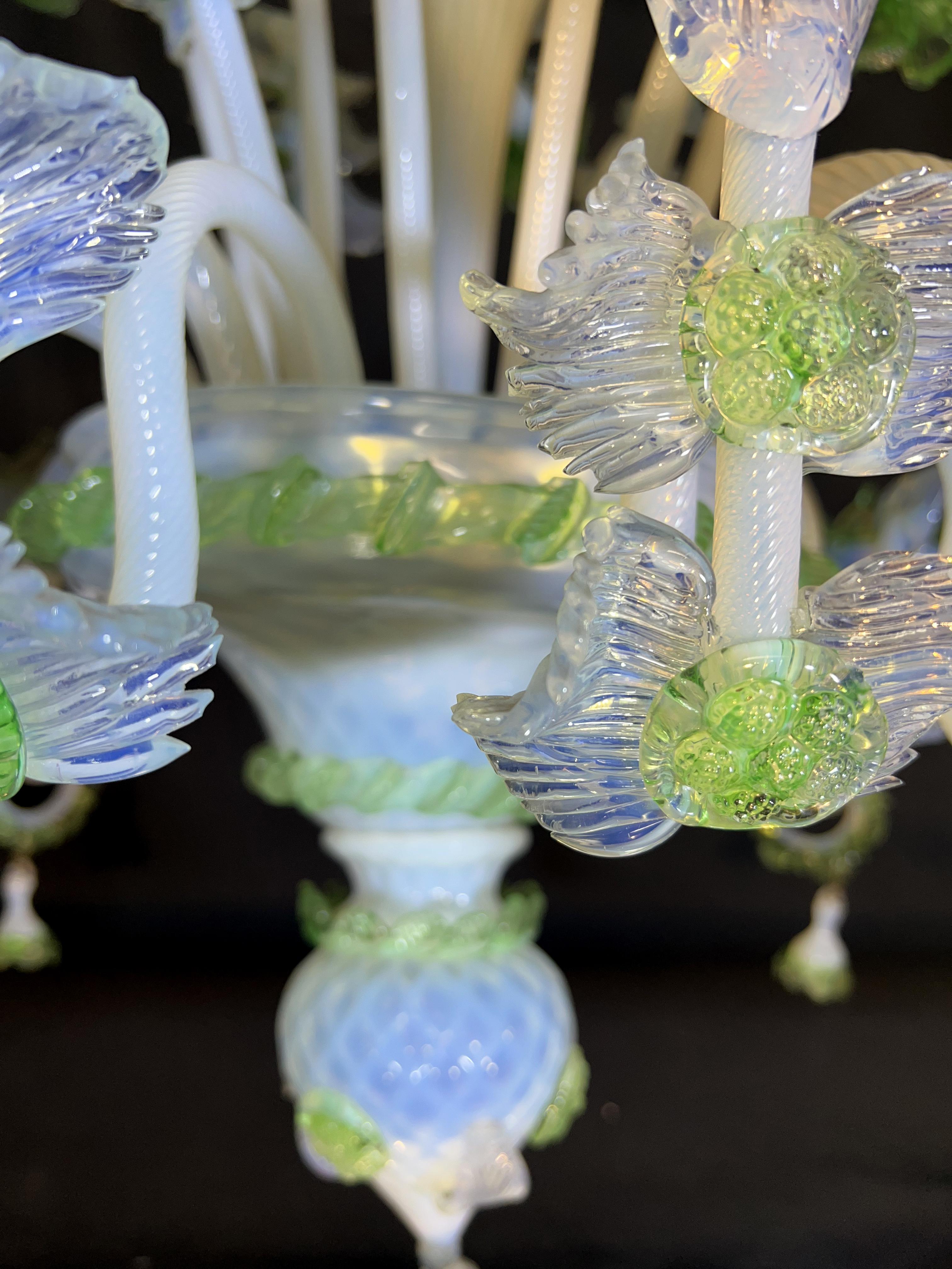 Milieu du XXe siècle Majestueux lustre vénitien bleu clair et vert, Murano, années 1950 en vente