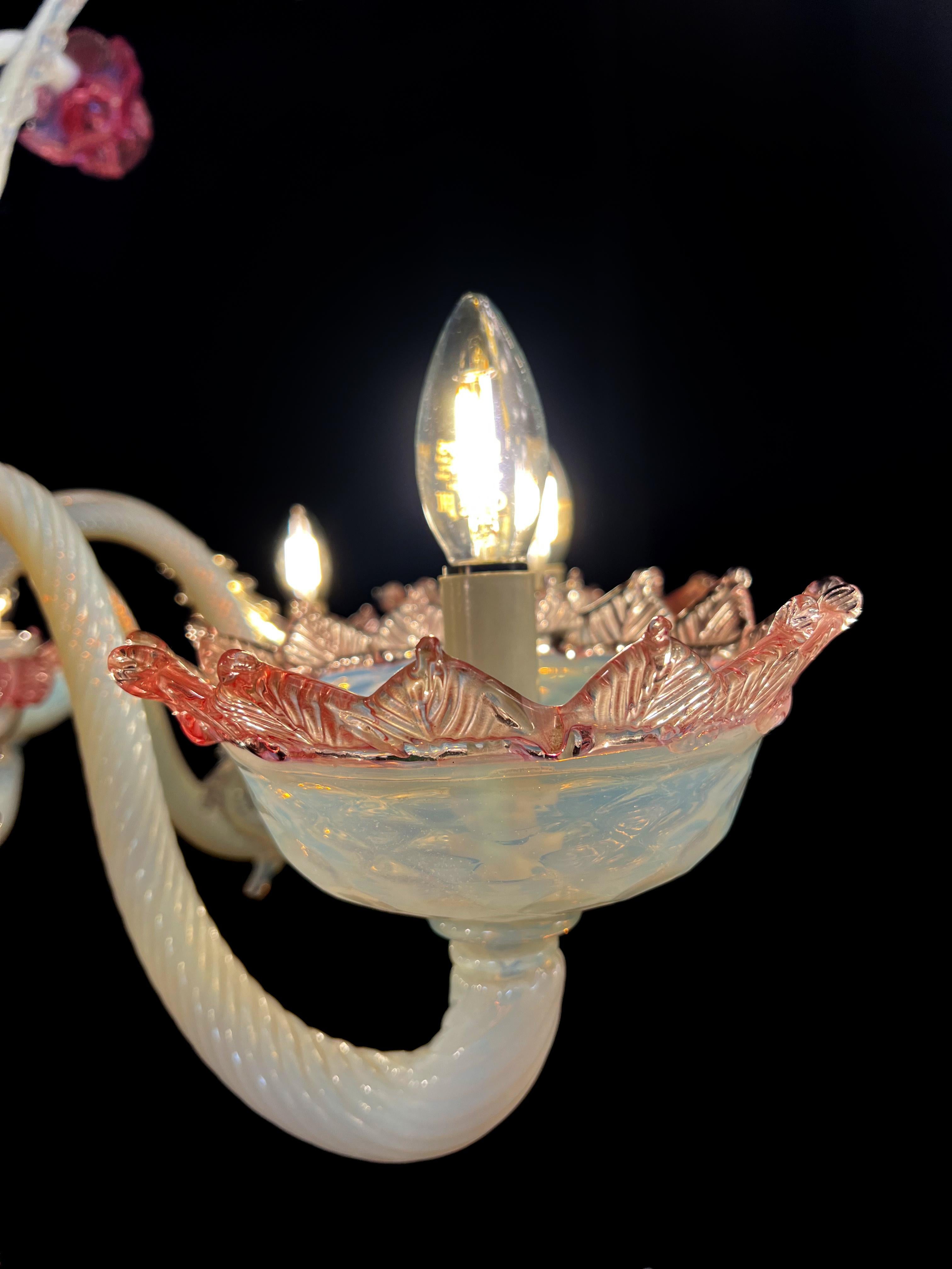 Majestic Light Blue and Pink Venetian Chandelier, Murano, 1950s In Good Condition For Sale In Budapest, HU