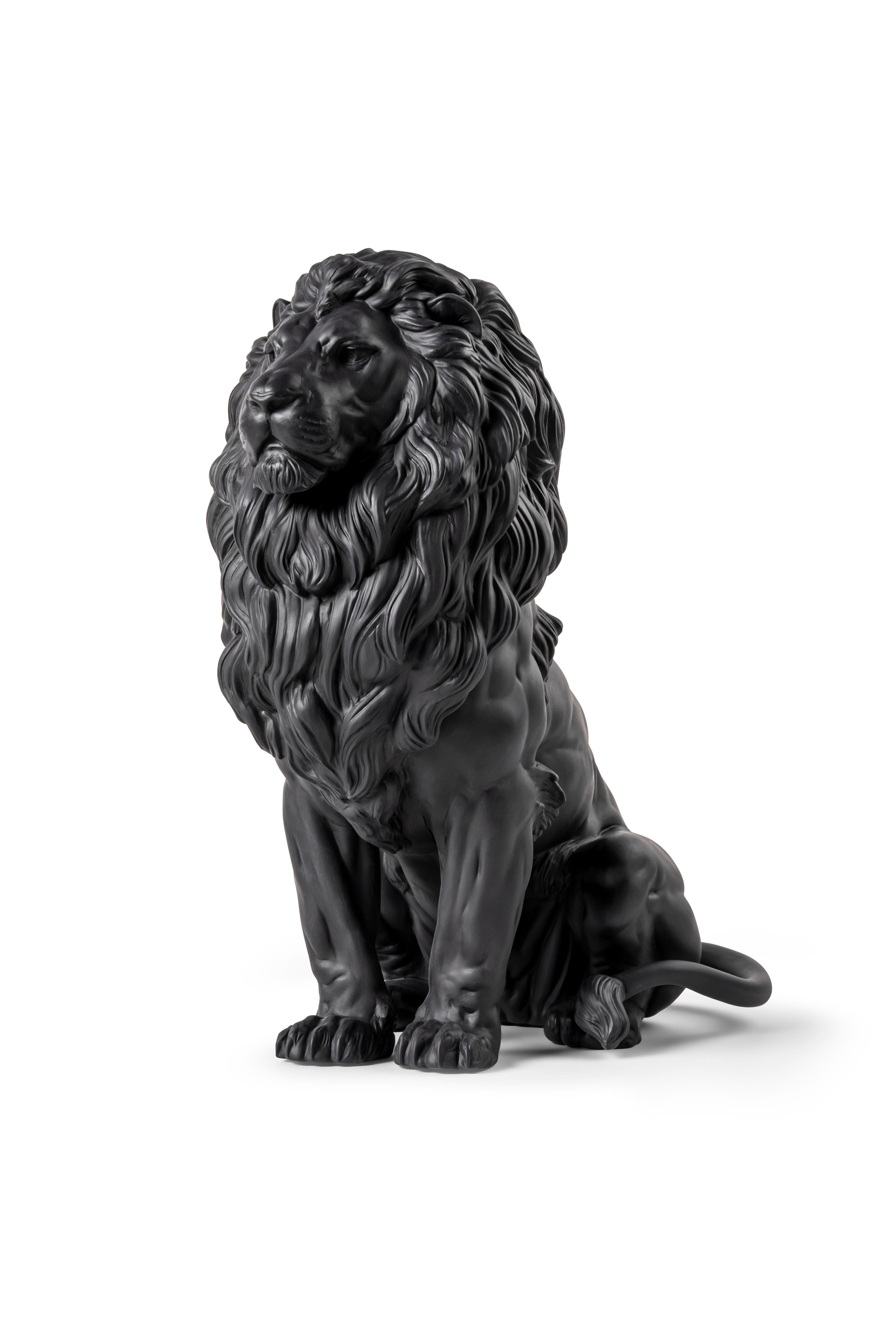 Porcellana Scultura di leone Majestic in vendita