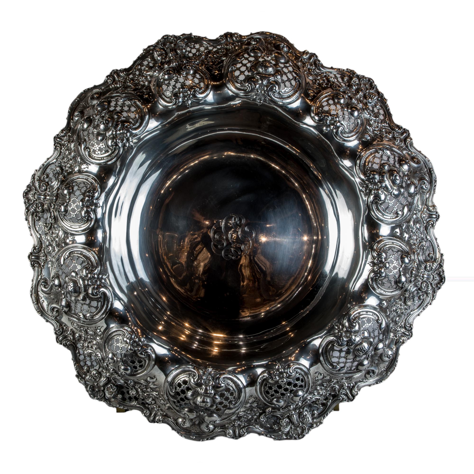 Majestic Ludwig, Redlich & Co. Sterling Silver Centerpiece Bowl, Circa 1890s In Good Condition For Sale In New York, NY