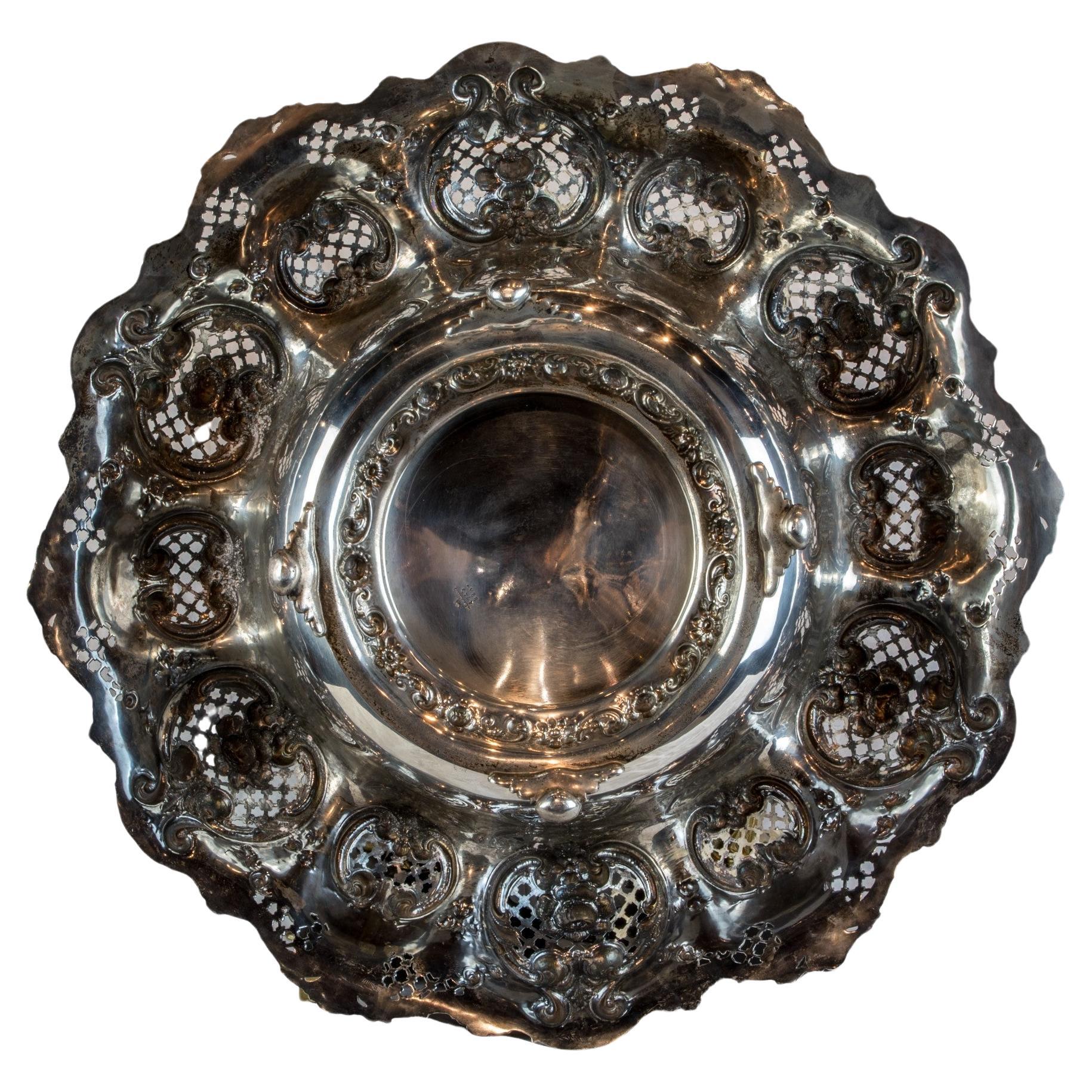 Majestueux Ludwig, Redlich & Co. Bol de centre de table en argent sterling des années 1890