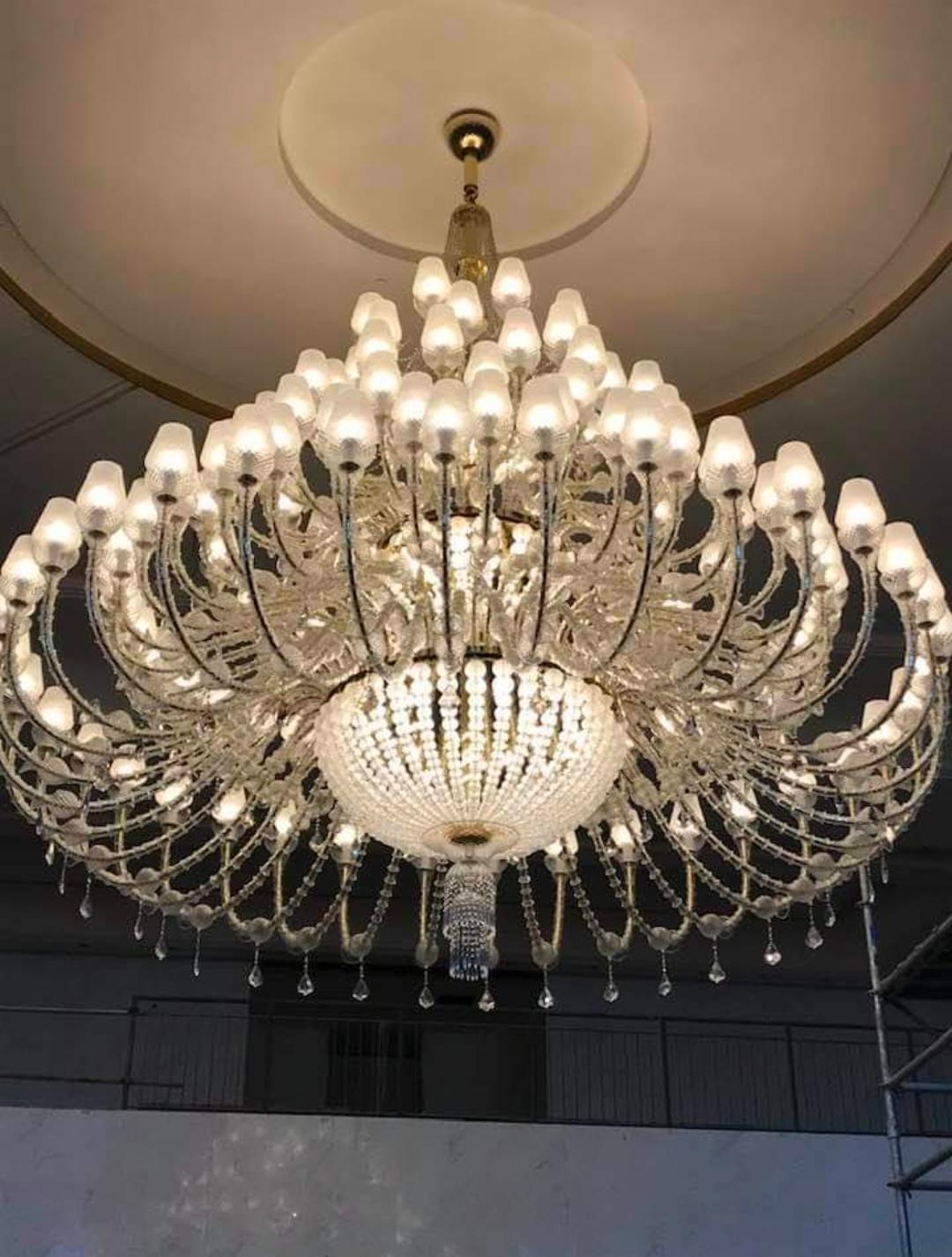 Majestic Murano glass chandelier.  Made of blown glass, each individual component reflects the craftsmanship of Venetian master glassmakers, famous for their precision and creativity.  

With an imposing diameter of 250 cm and an equally large