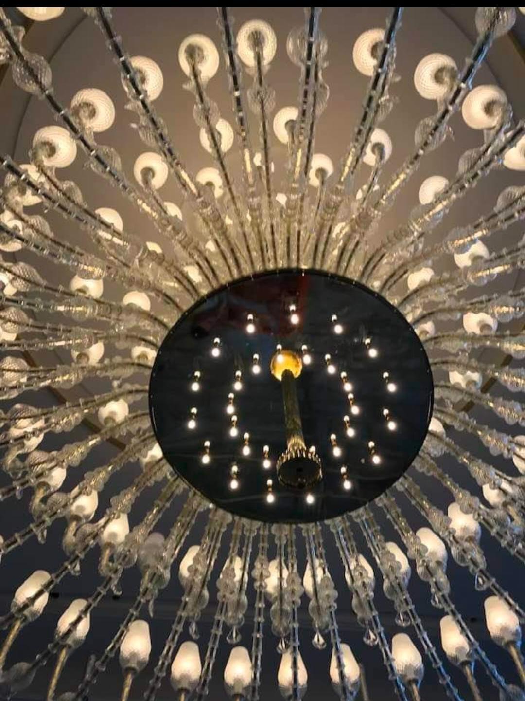 Mid-Century Modern Murano Glass Chandelier Luminous Work of Art with 120 lights Available For Sale