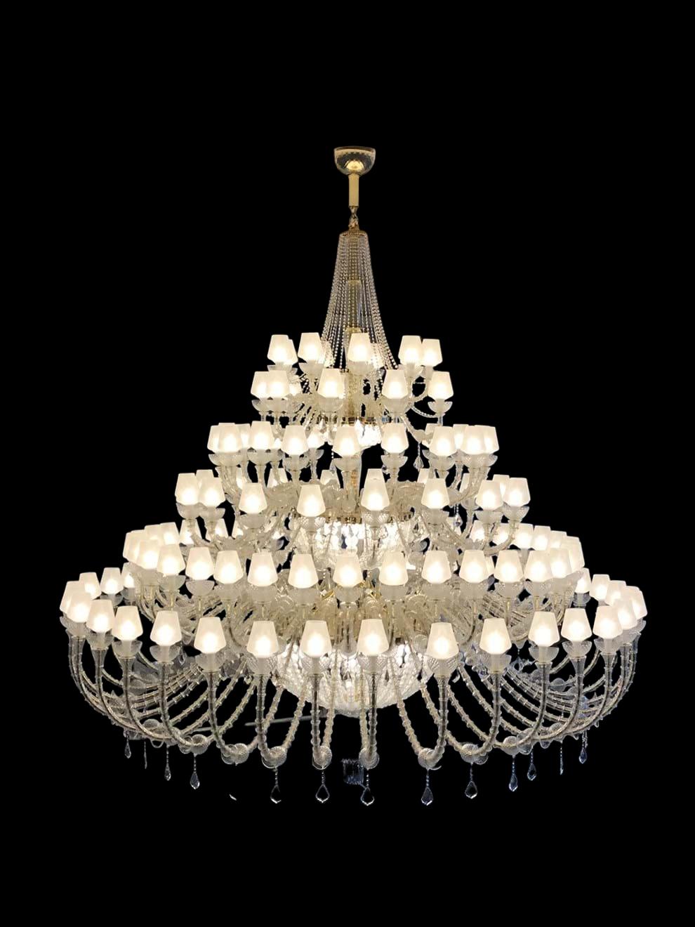 Murano Glass Chandelier Luminous Work of Art with 120 lights Available In New Condition For Sale In Guazzora, IT