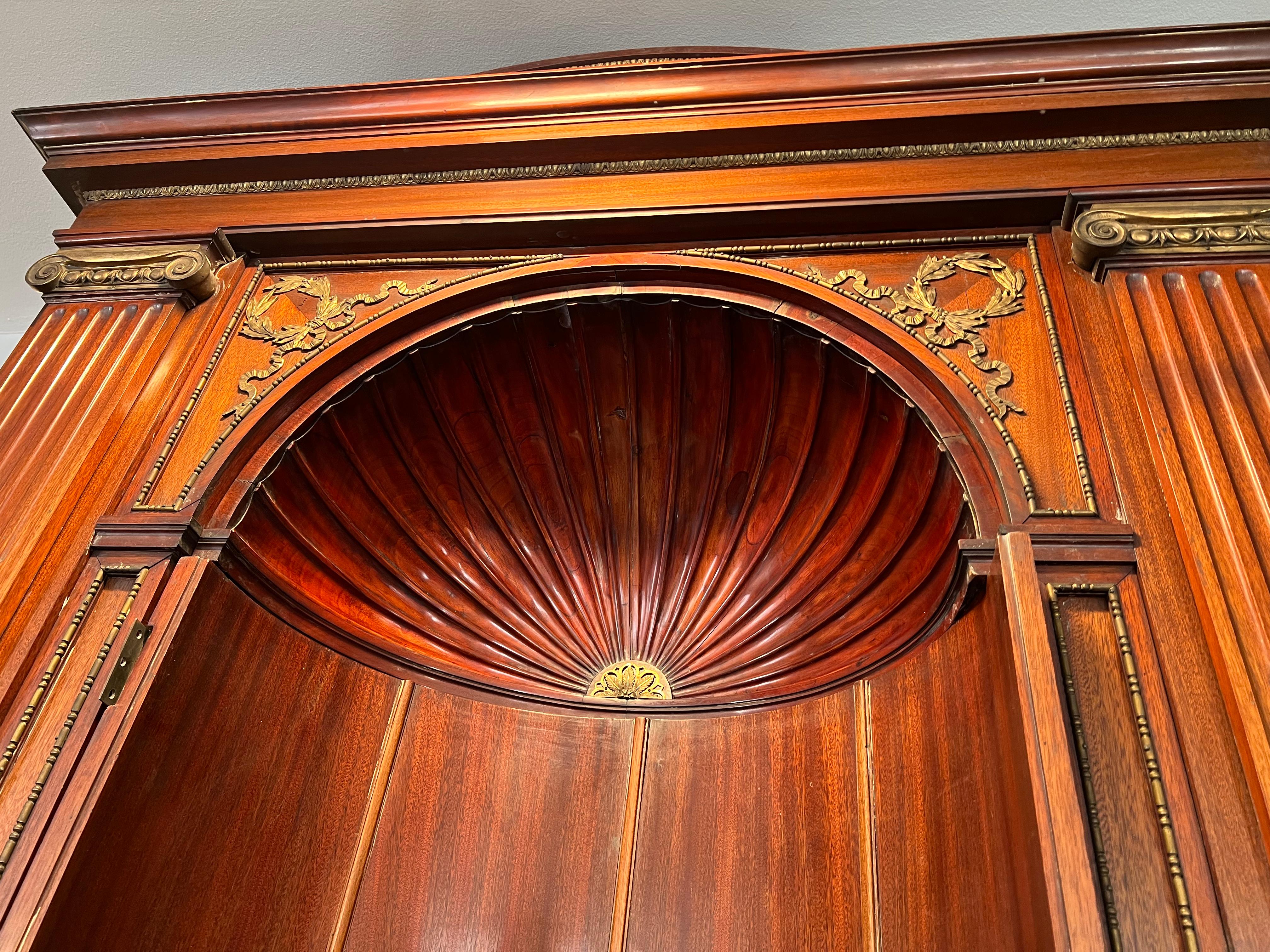 Majestuosa chimenea de mármol. Budapest 1920 en venta 3