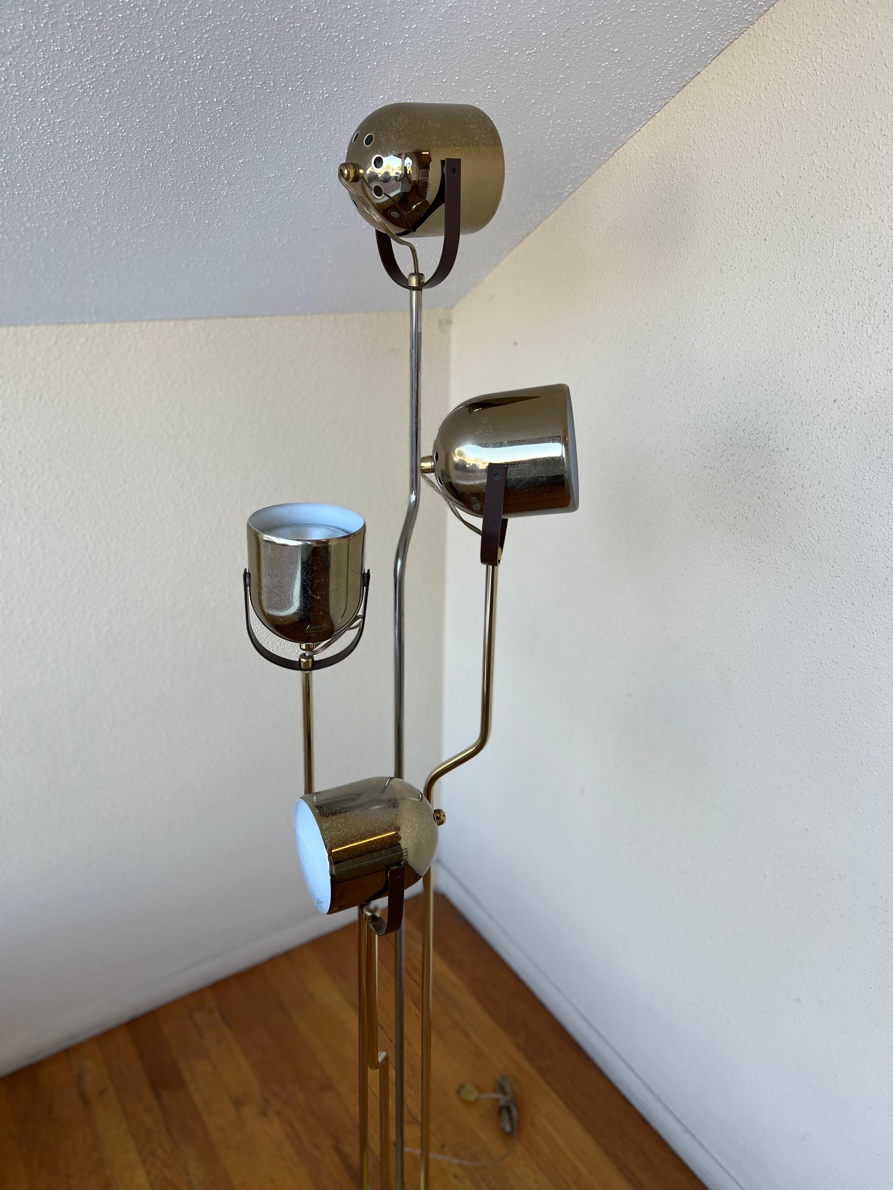 Majestic Multidirectional Goffredo Reggiani Space Age Brass Floor Lamp In Good Condition In San Diego, CA
