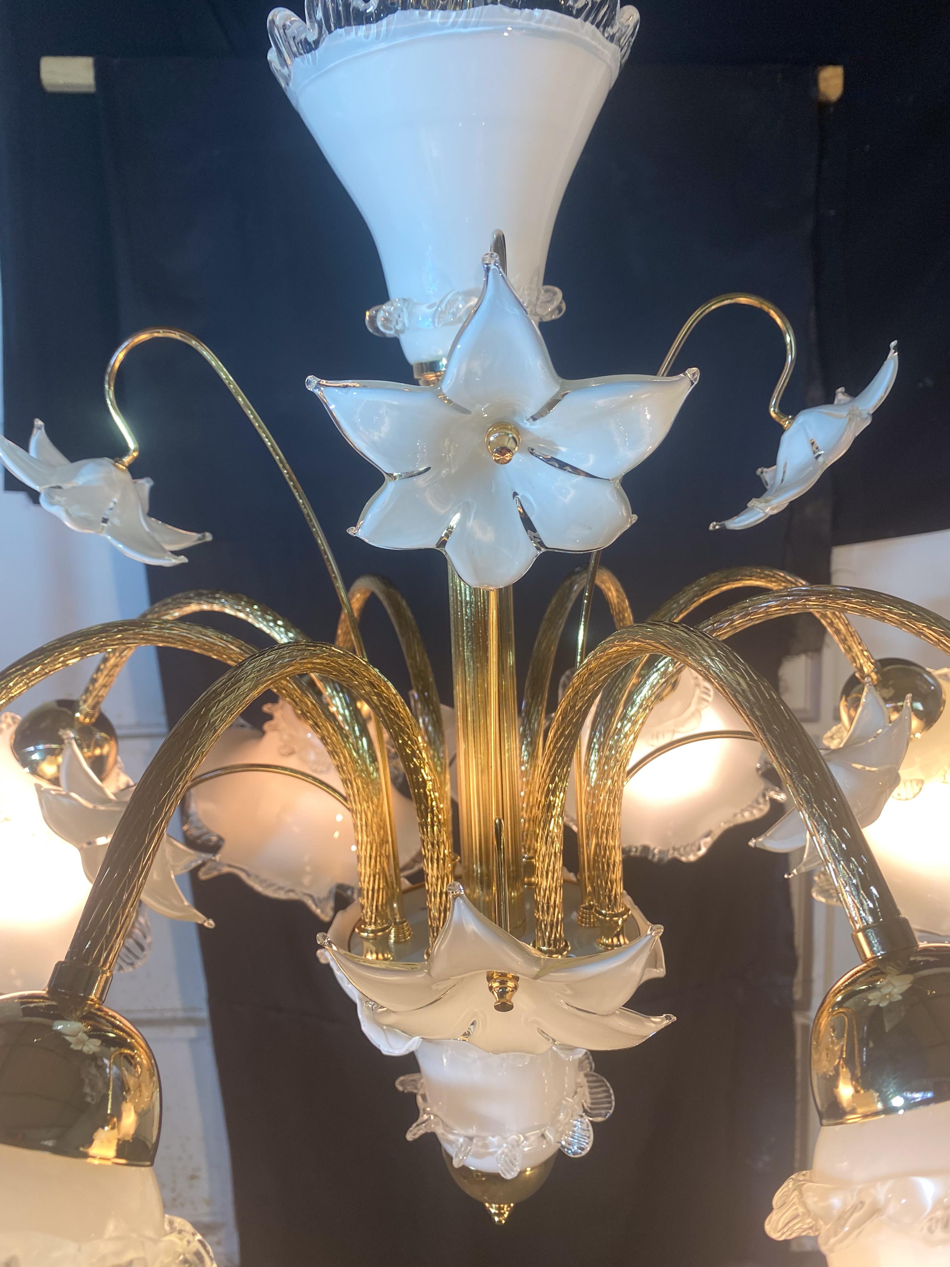 Late 20th Century Majestic Murano Chandelier, 8 Arms, New Bath Gold, 1980s For Sale