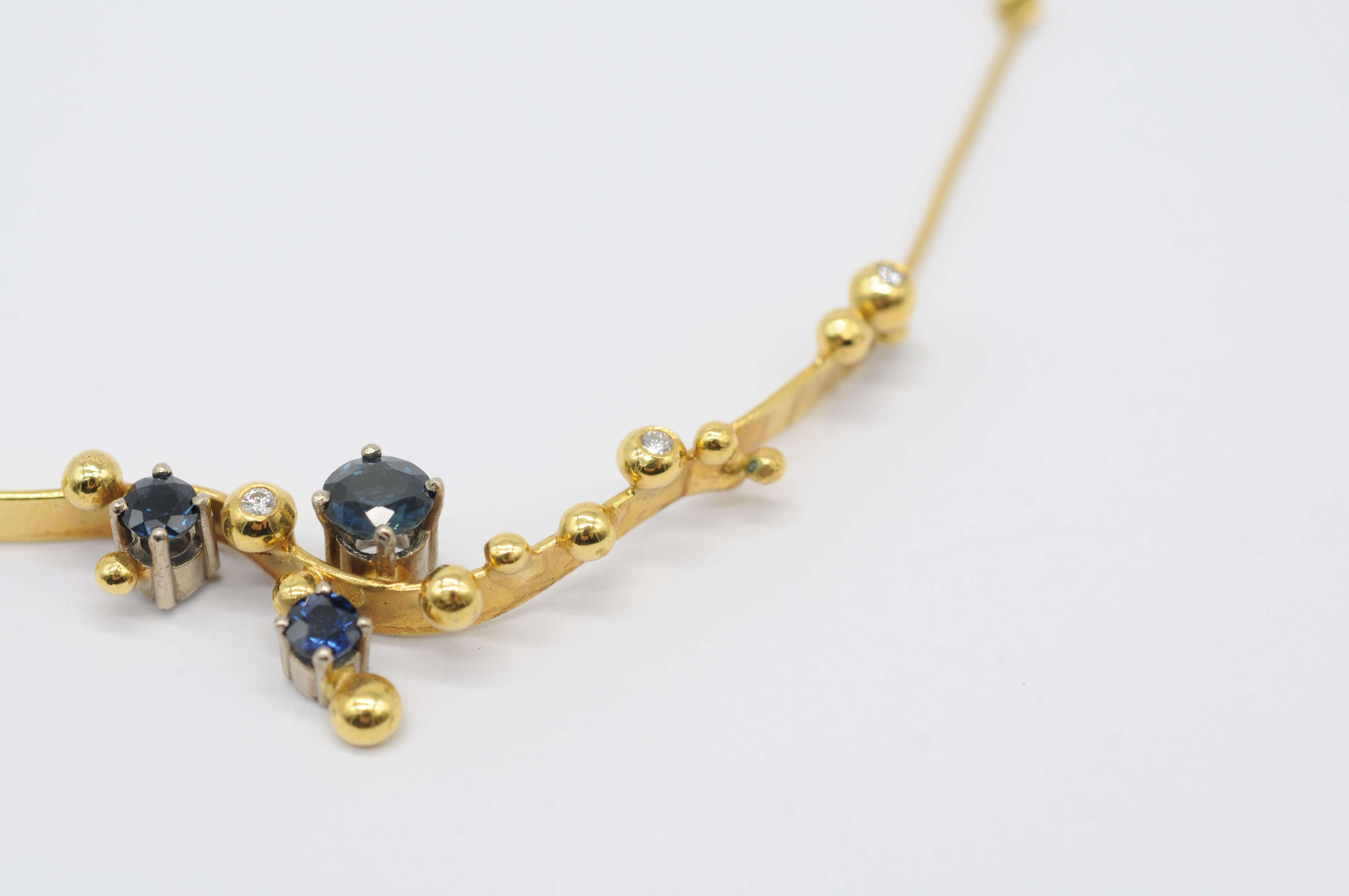 Majestic Halskette aus 18 Karat Gelbgold mit Diamanten und Saphiren im Zustand „Gut“ im Angebot in Berlin, BE