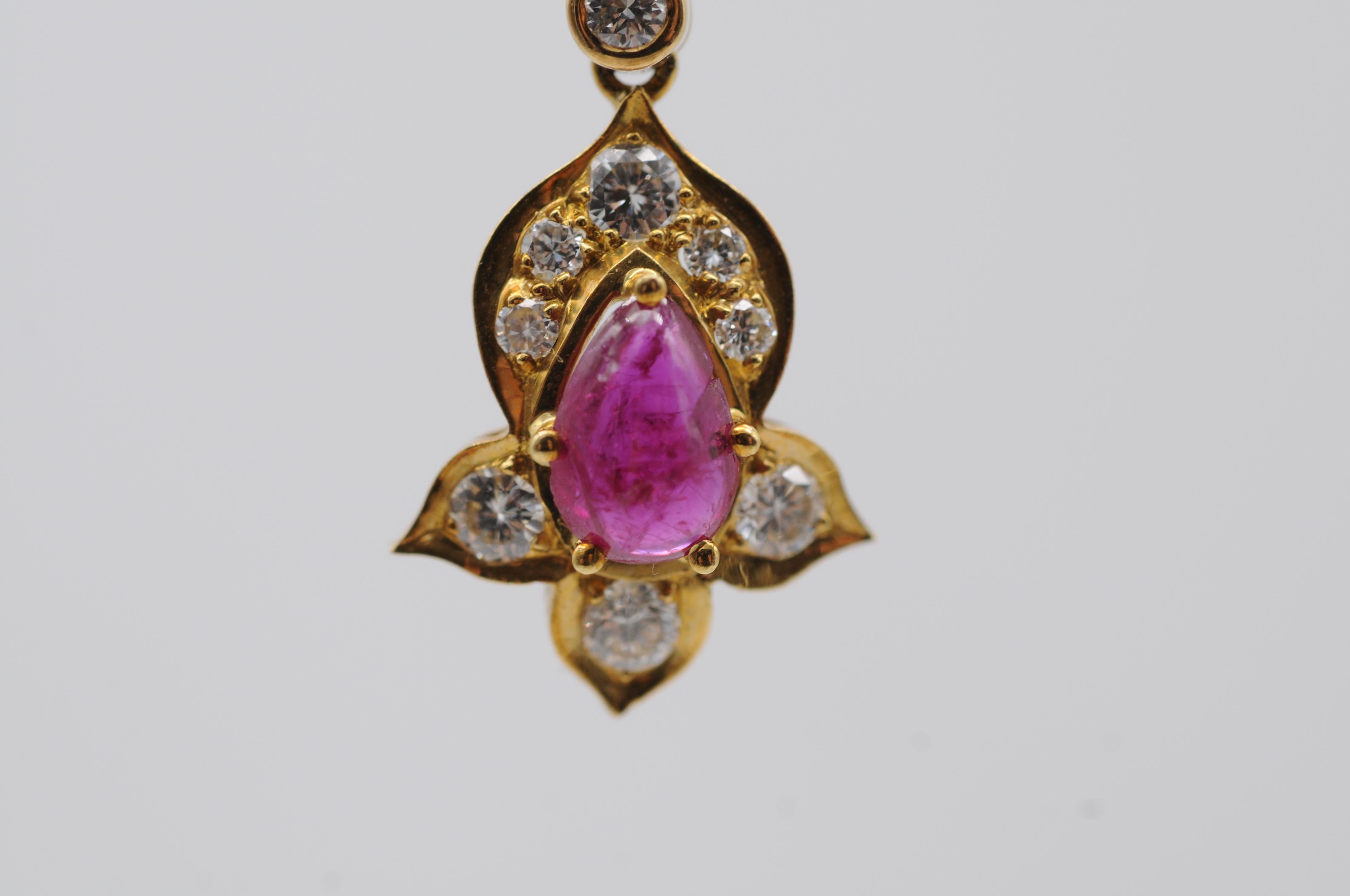 majestuoso collar con un rubí natural y diamantes elaborado en oro amarillo de 14k en venta 4