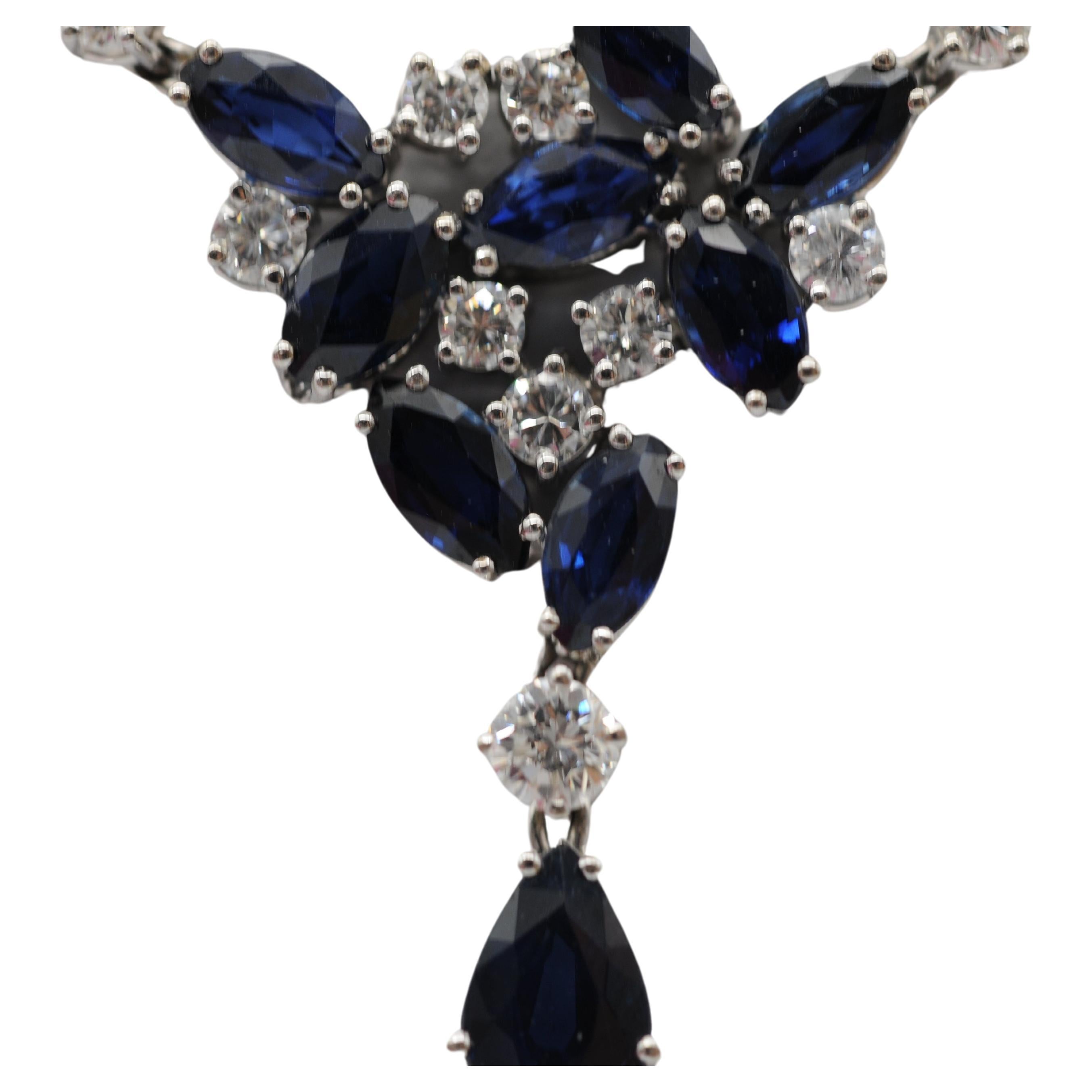Estetismo Collana Majestic con diamanti e zaffiro in oro bianco 14 carati in vendita