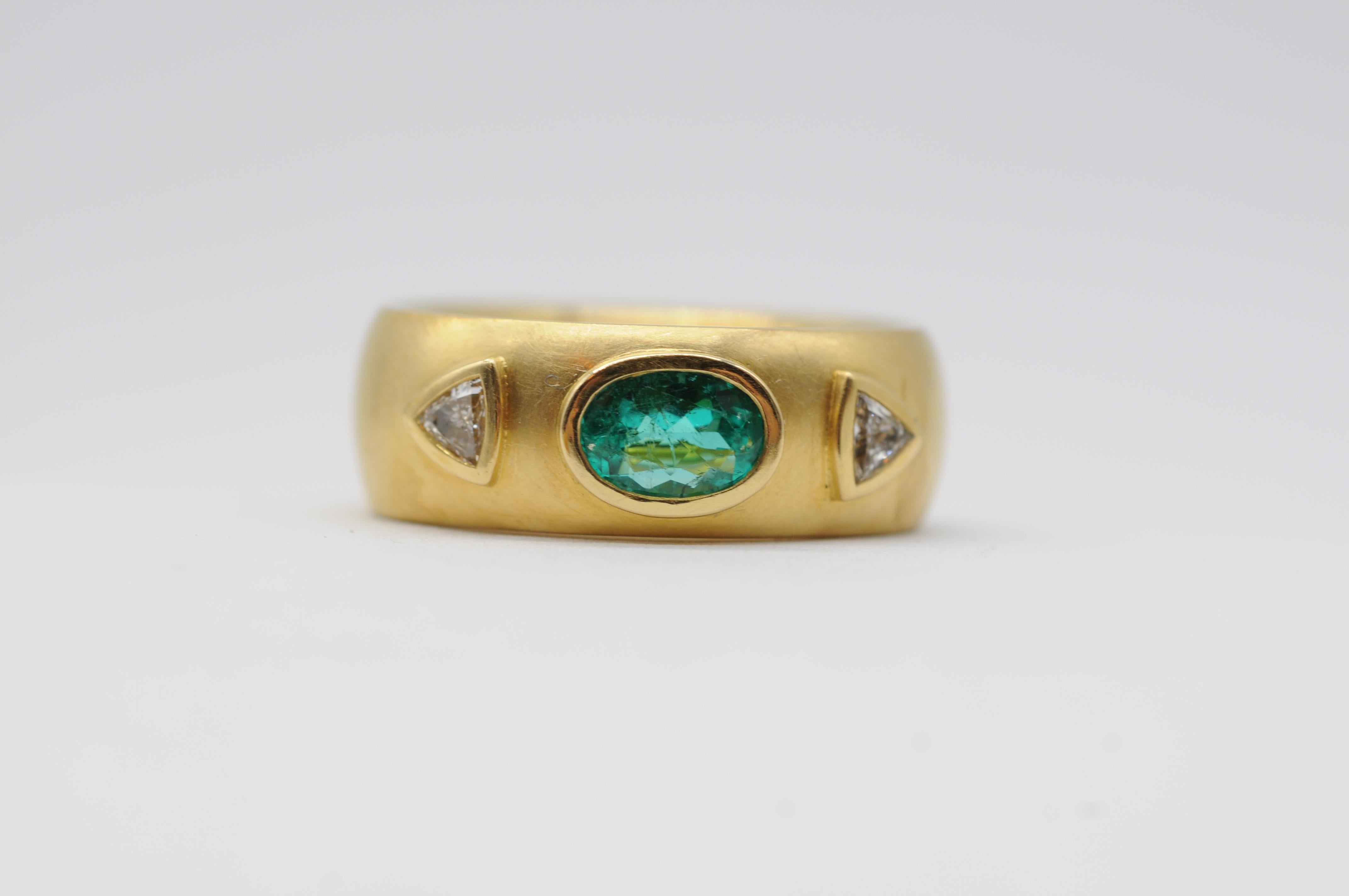 Majestic noble Emerald gold ring with diamonds in 21k Gold (900er) For Sale 5
