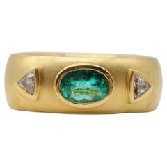 Majestic noble Emerald gold ring with diamonds in 21k Gold (900er)