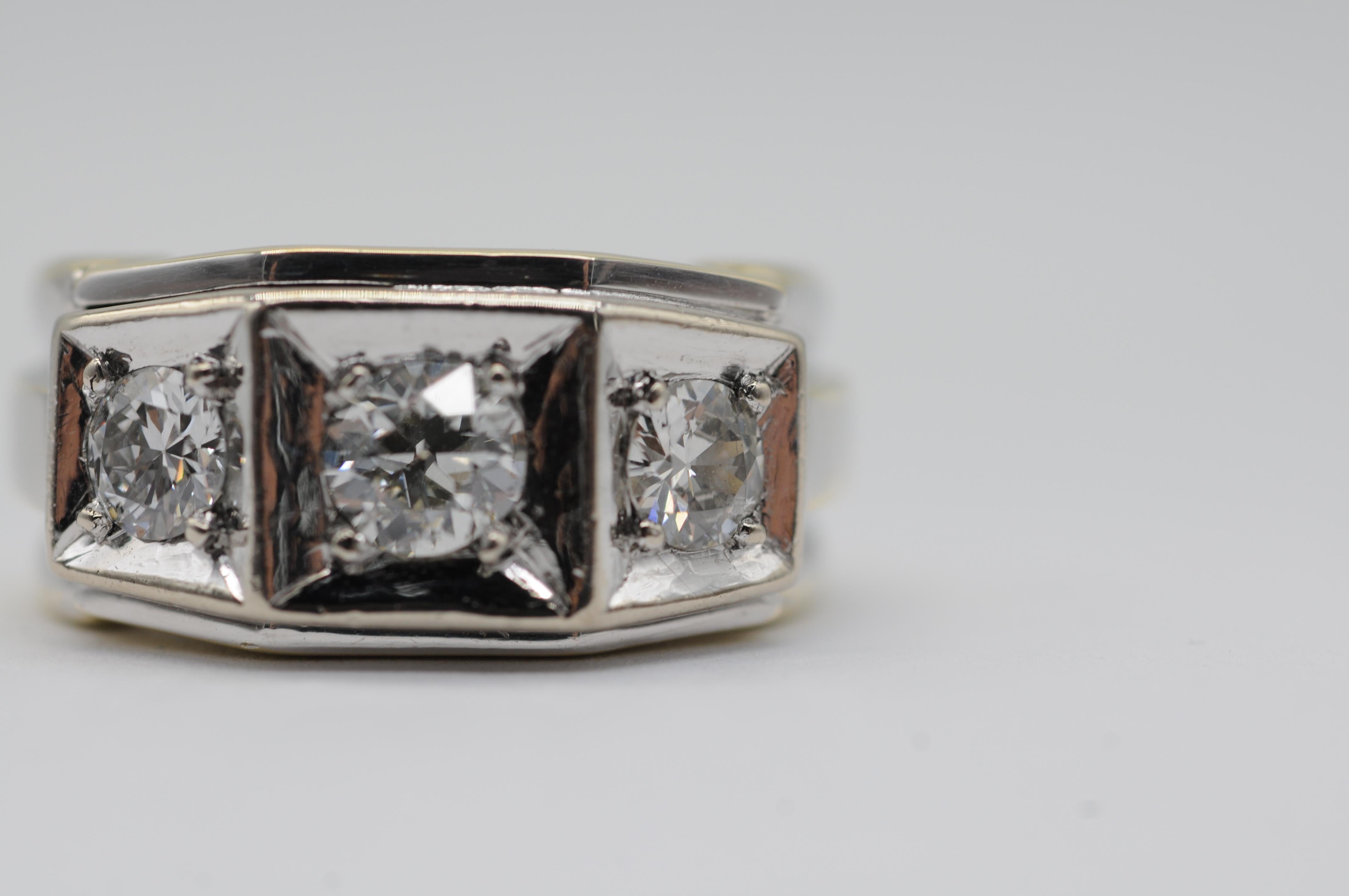 Majestätischer alter Ring mit 3 Diamanten im alteuropäischen Schliff 1