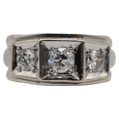 Majestic old 3 diamond band ring in Old European cut 