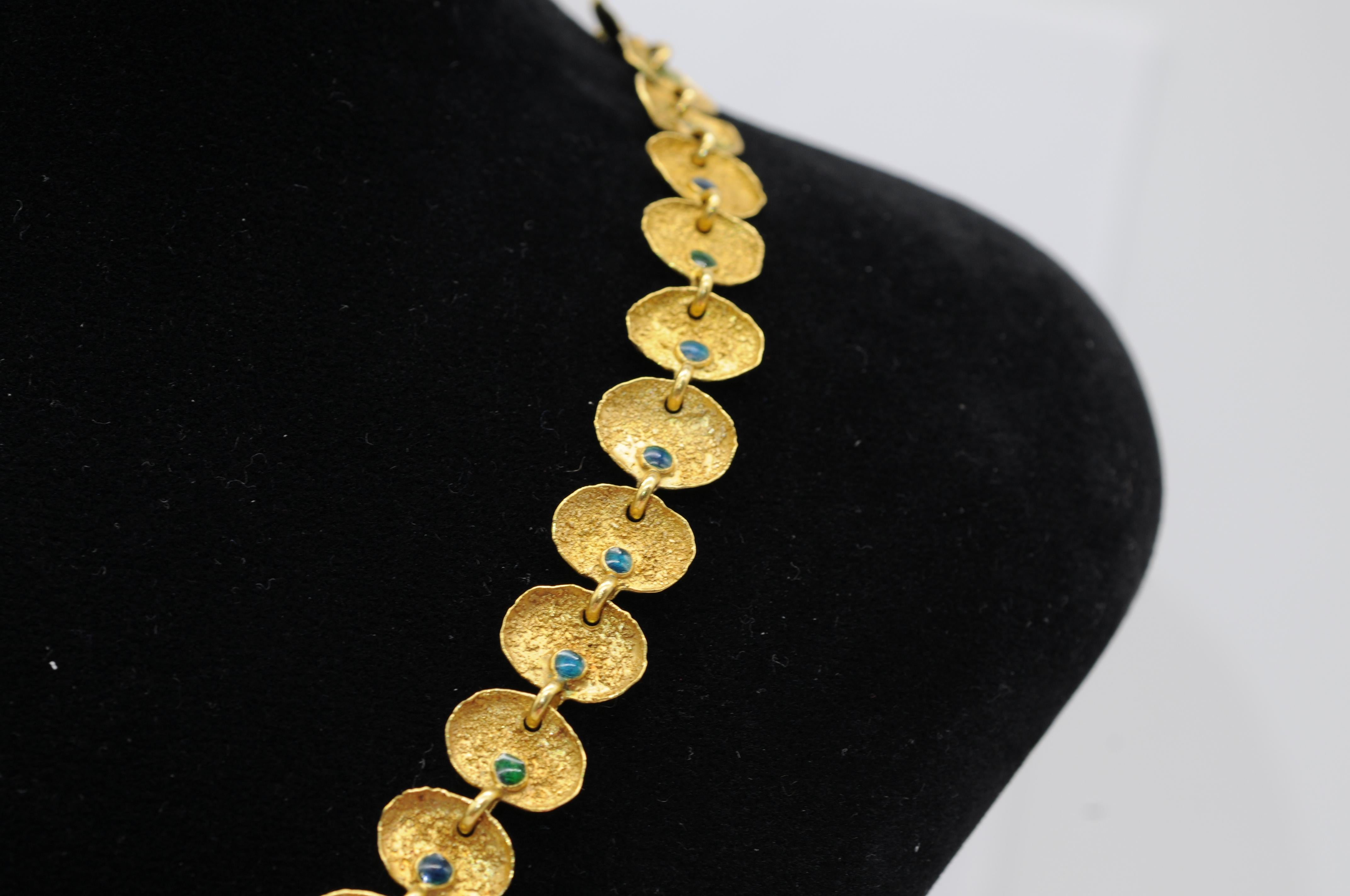 Mouvement esthétique Majestueux collier de maître orfèvre allemand en or 21 carats en vente