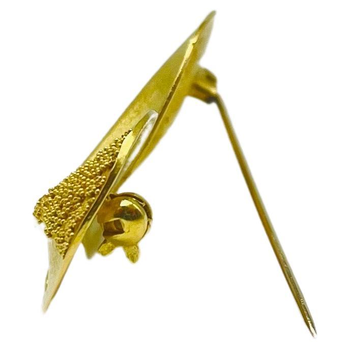 Aesthetic Movement Majestic old German goldsmith master work brooch 18k yellow gold For Sale