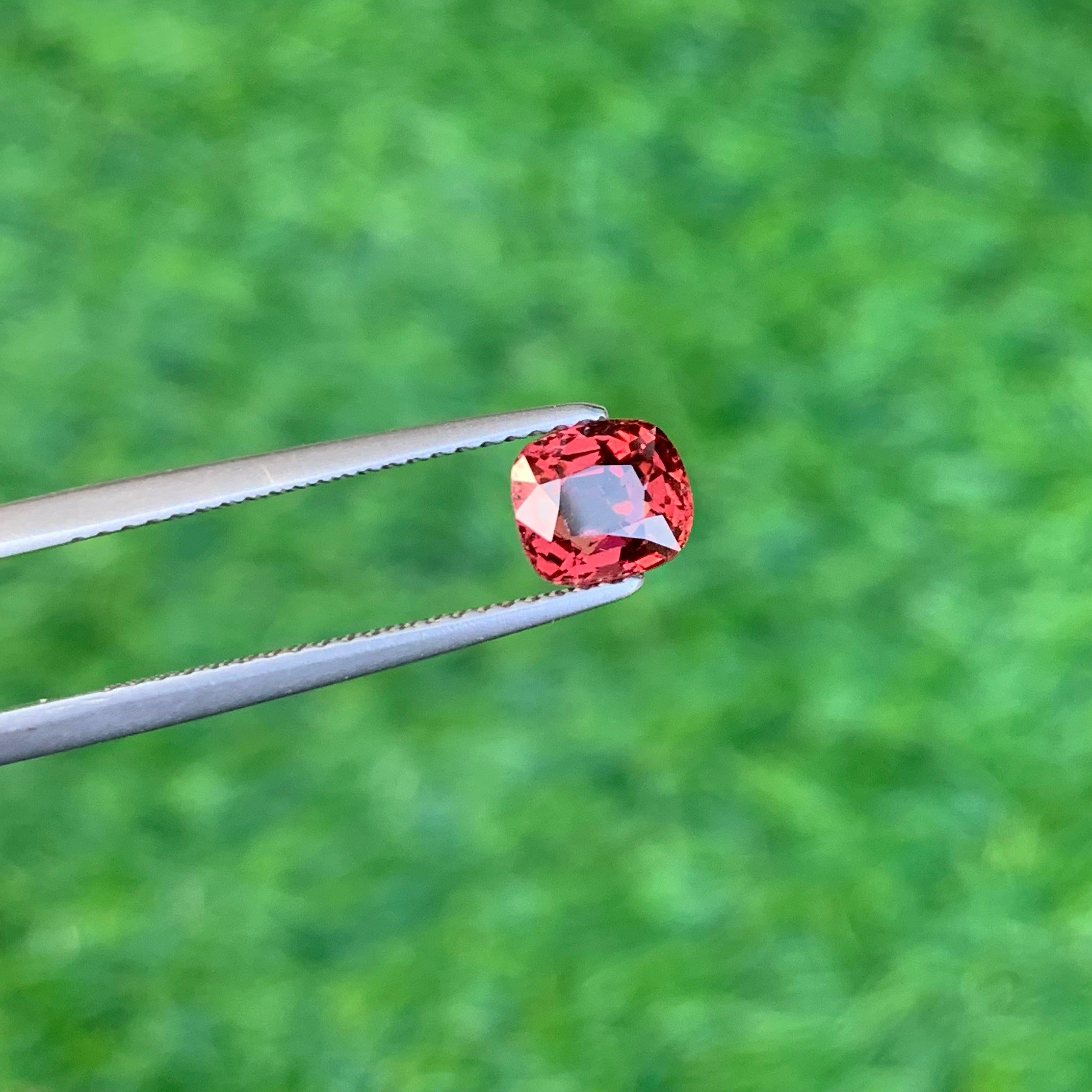 Modern Majestic Orange Red Spinal Cut Gemstone 1.15 Carats AIG Certified Spinel Stone For Sale