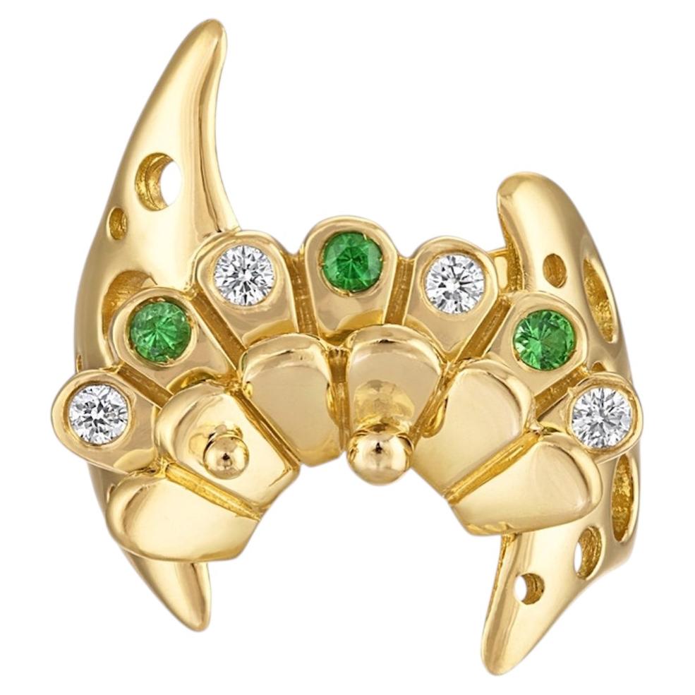 Bague sculpturale « Peacock » en or 18 carats, sertie de diamants et de tsavorites, par Aneta Zae en vente