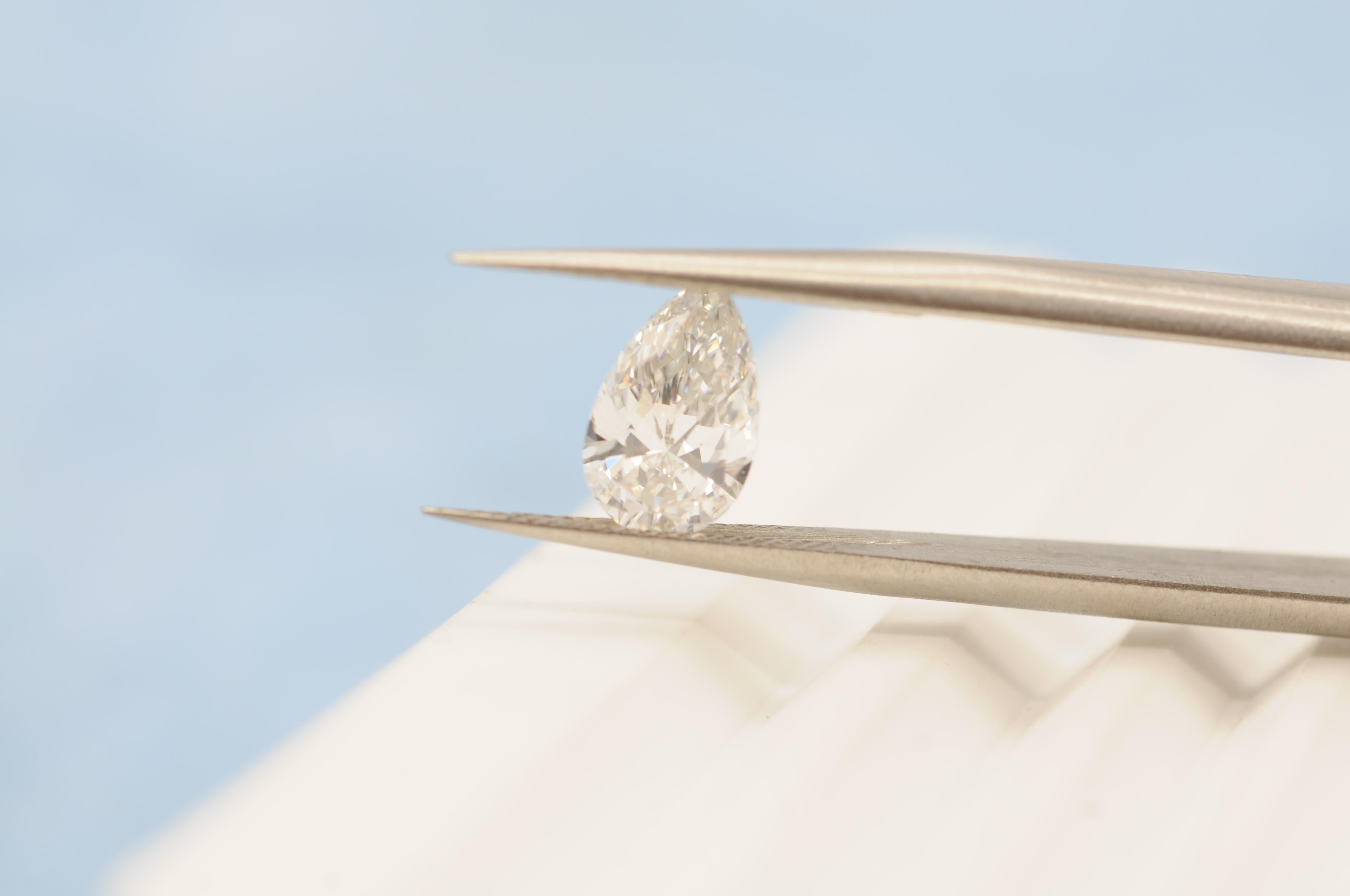 Majestuoso diamante talla pera claridad:Vs1 Color:H 1,20ct en venta 9