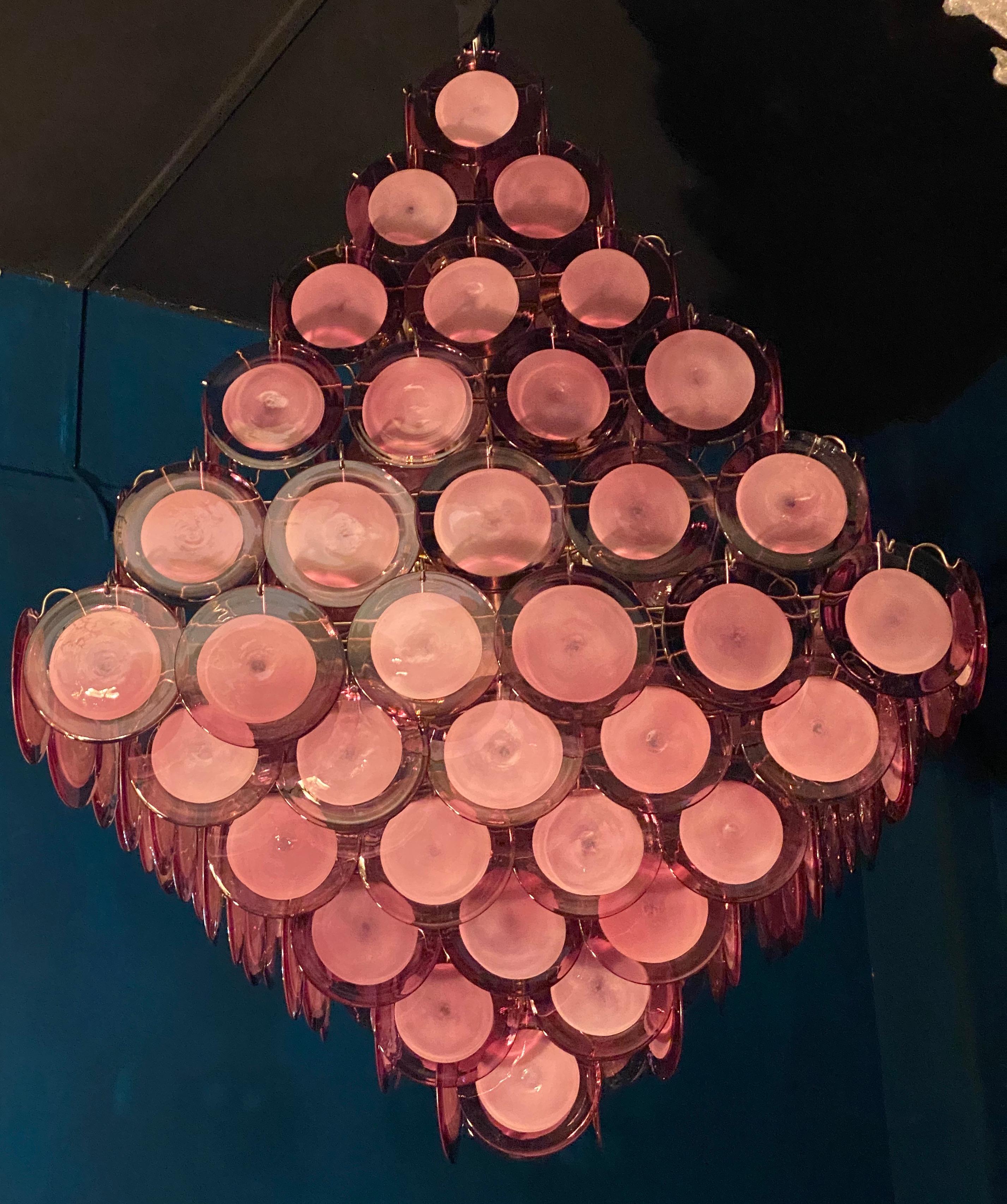 Kronleuchter aus lila Muranoglas mit Scheiben im Angebot 9