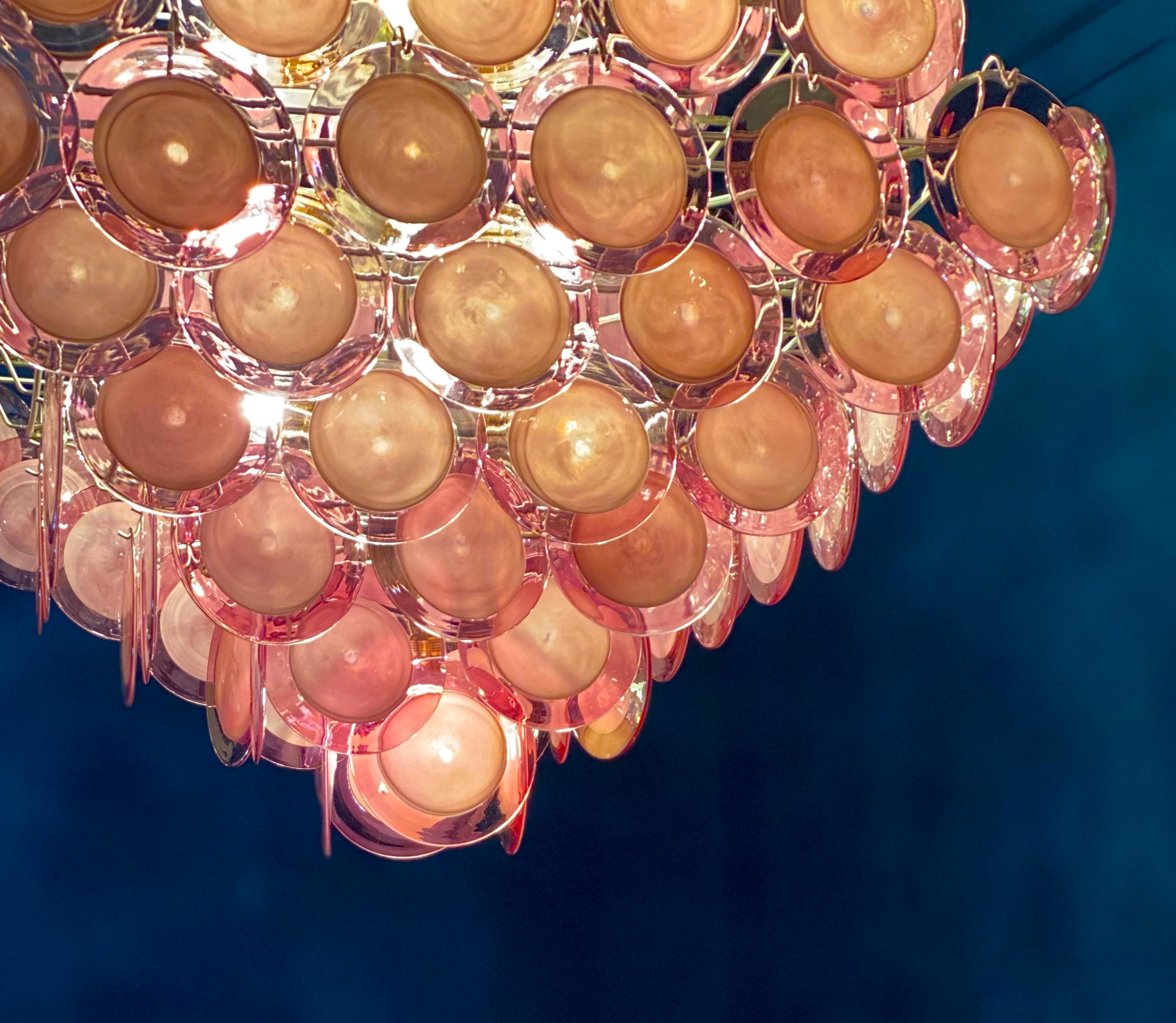 Vetro soffiato Maestoso lampadario a dischi in vetro di Murano viola in vendita