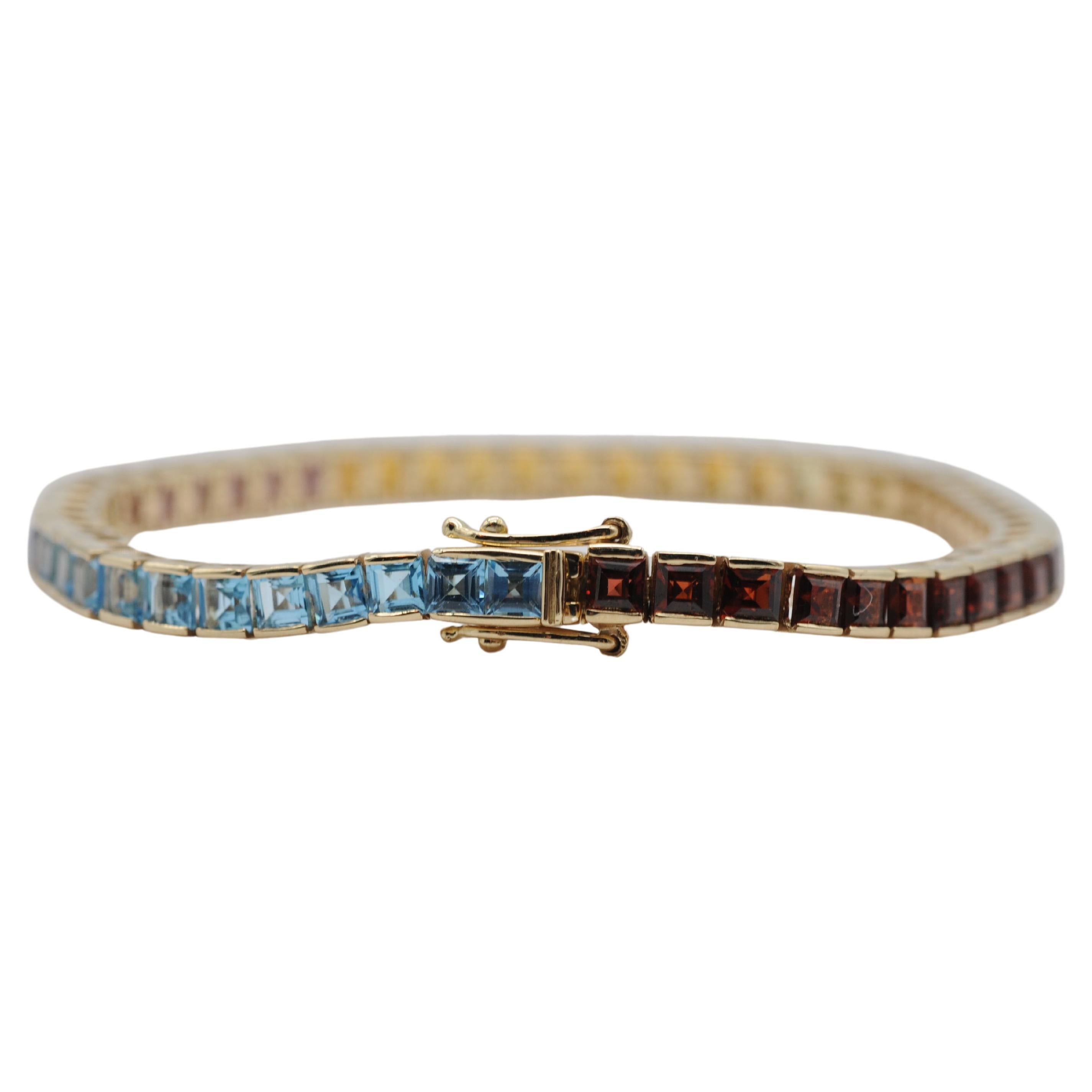 Majestätisches Regenbogen-Tennisarmband mit Edelsteinen aus 14k Gelbgold (Carréschliff)