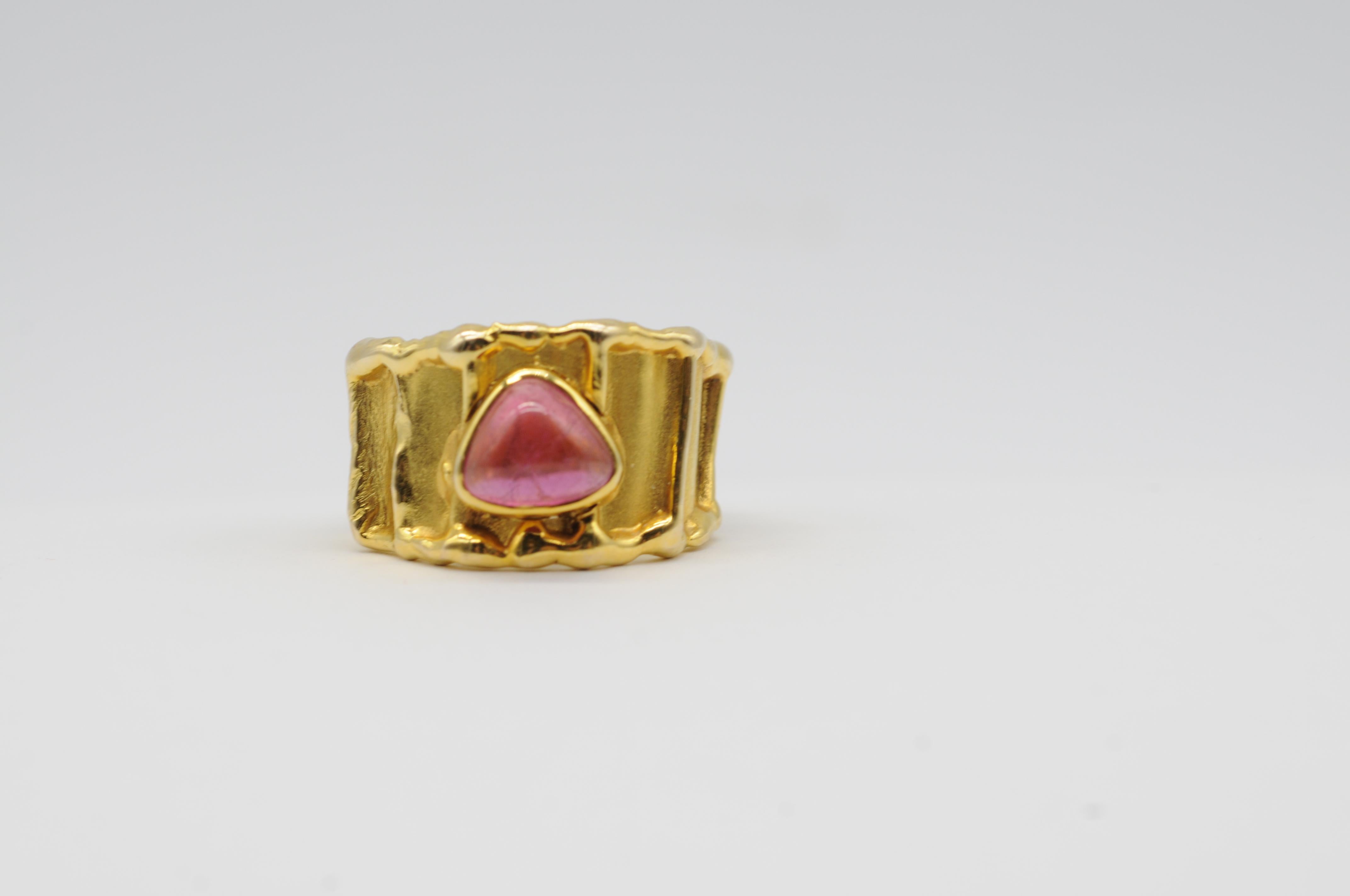 Uncut Majestic red Tourmaline ring in 14k yellow gold For Sale