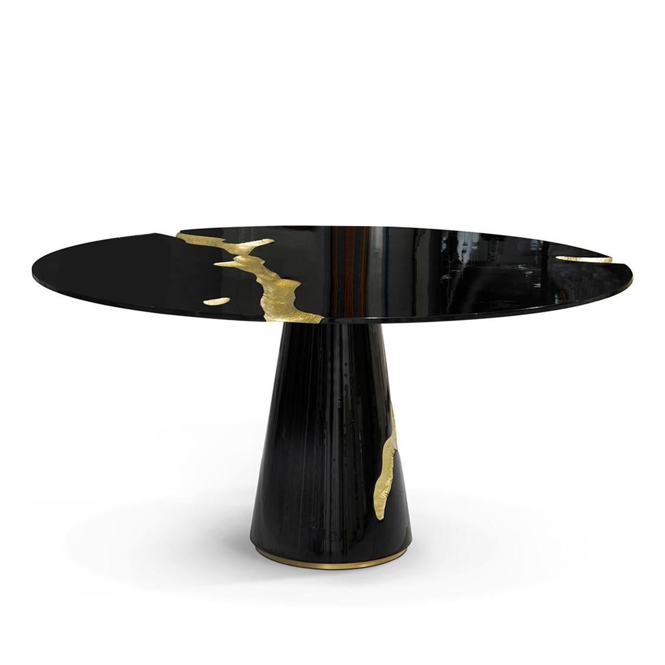 Dining table majestic round black made with mahogany wood
in black lacquered finish. Top and base includes hand carved 
parts decorated with hand-crafted polished brass leaves.
Also available in white lacquered finish.
 