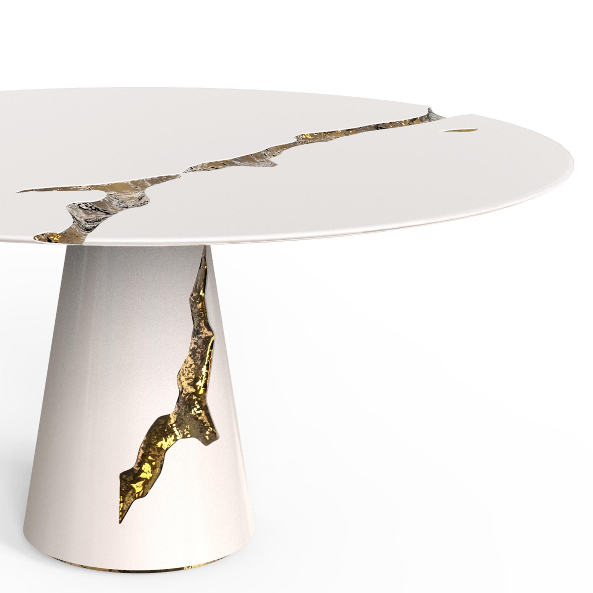 Portugais Majestueuse table de salle à manger ronde blanche en vente