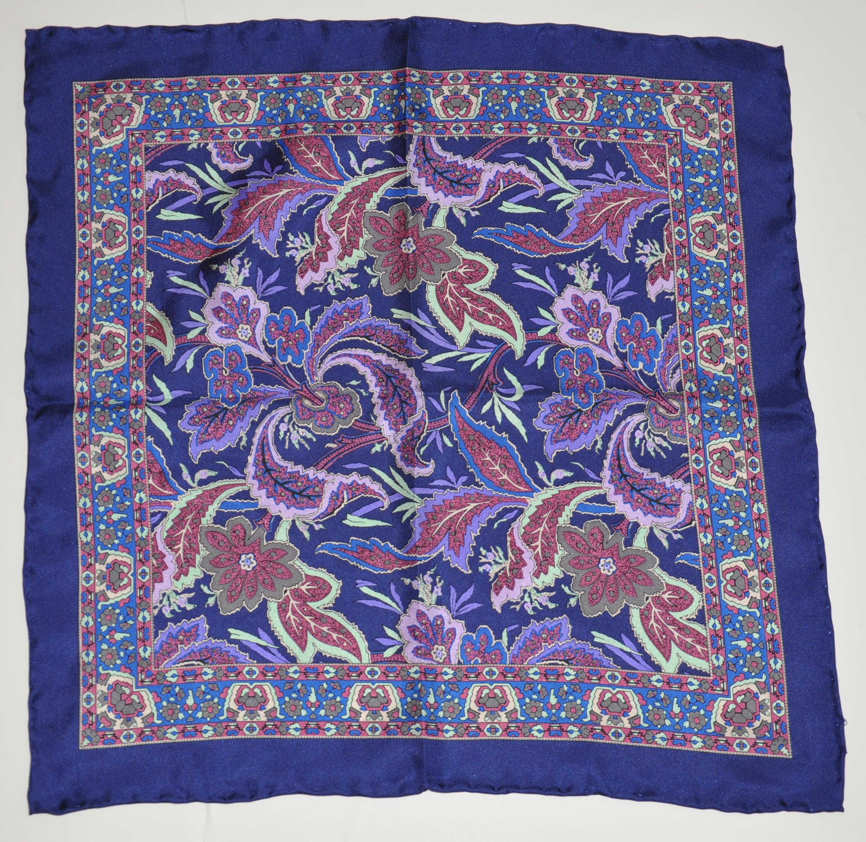 Majestic Royal Blue Floral Silk Handkerchief (Mouchoir en soie à fleurs) en vente 1